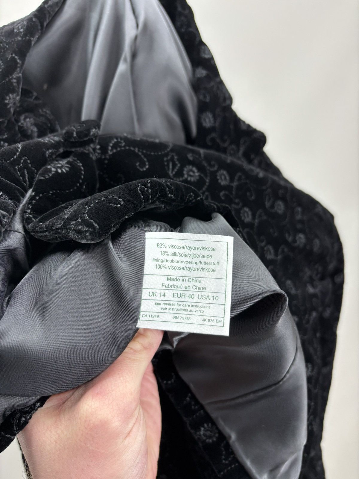 Laura Ashley Womens suit Laura Ashley Size 10 Color Black Size L / US 10 / IT 46 - 12 Thumbnail