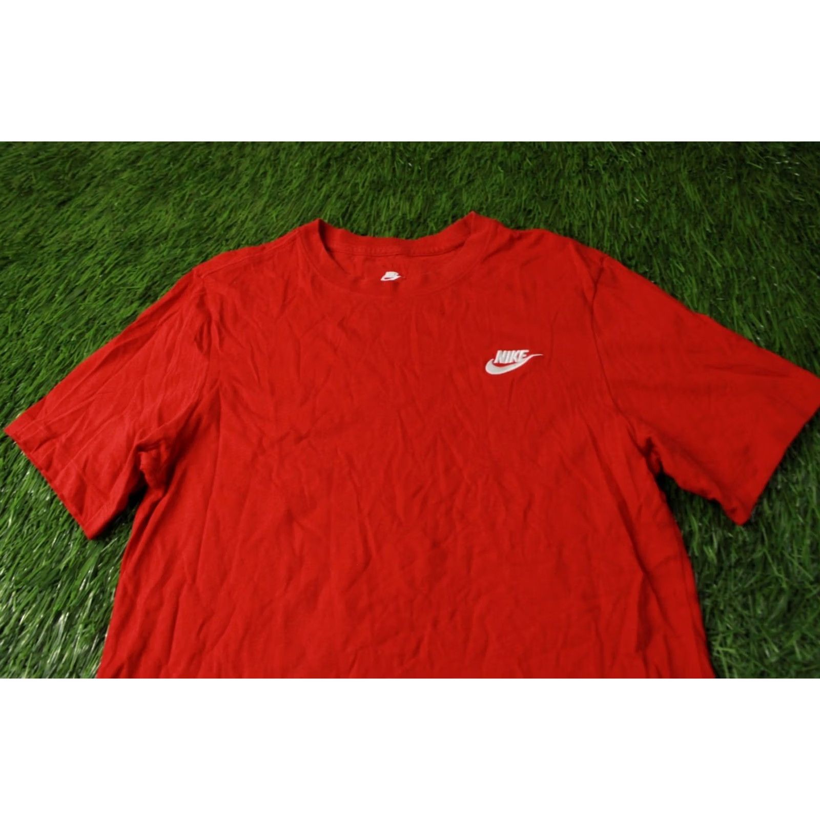 Nike Nike Club Embrd T-Shirt Men XS Jersey Red 2021 The Nike Tee Embroidered Club Embrd, 100% Cotton, Short Sleeve, Crew Neck, Solid, Regular Fit, Size XS Size US XS / EU 42 / 0 - 2 Thumbnail