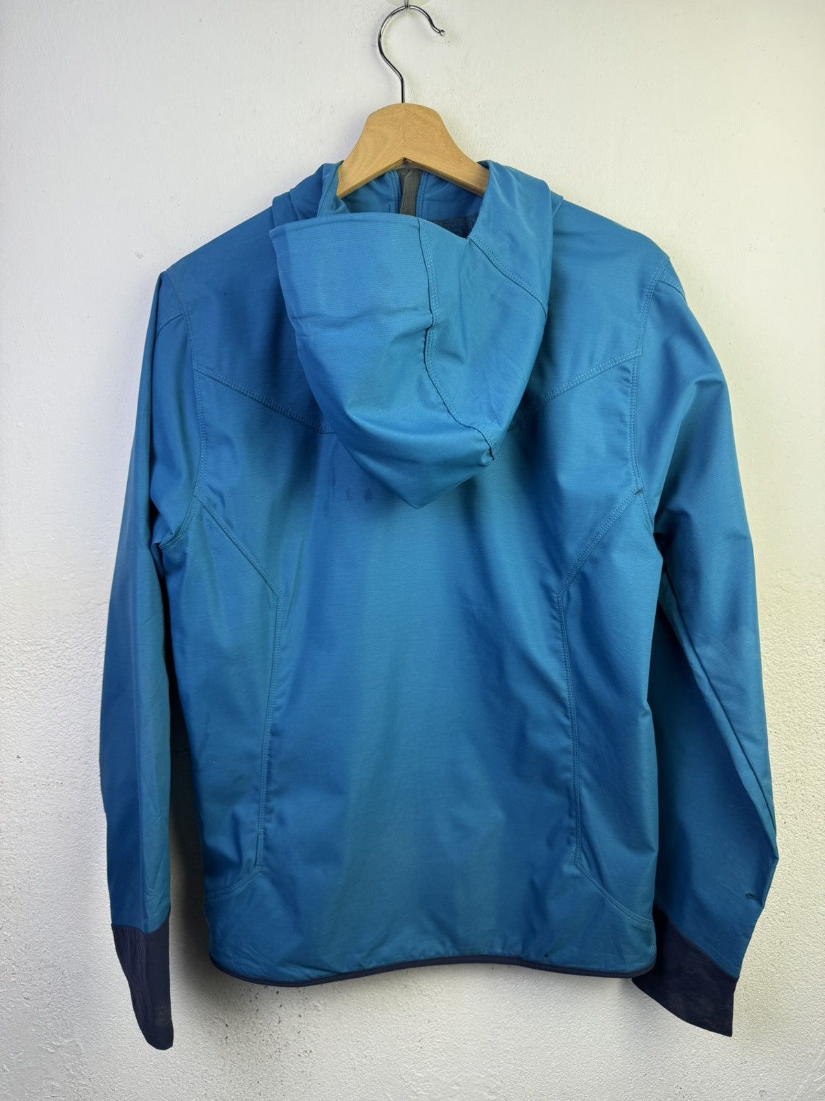 Patagonia Patagonia M's Levitation Hoody Jacket Size US S / EU 44-46 / 1 - 5 Thumbnail