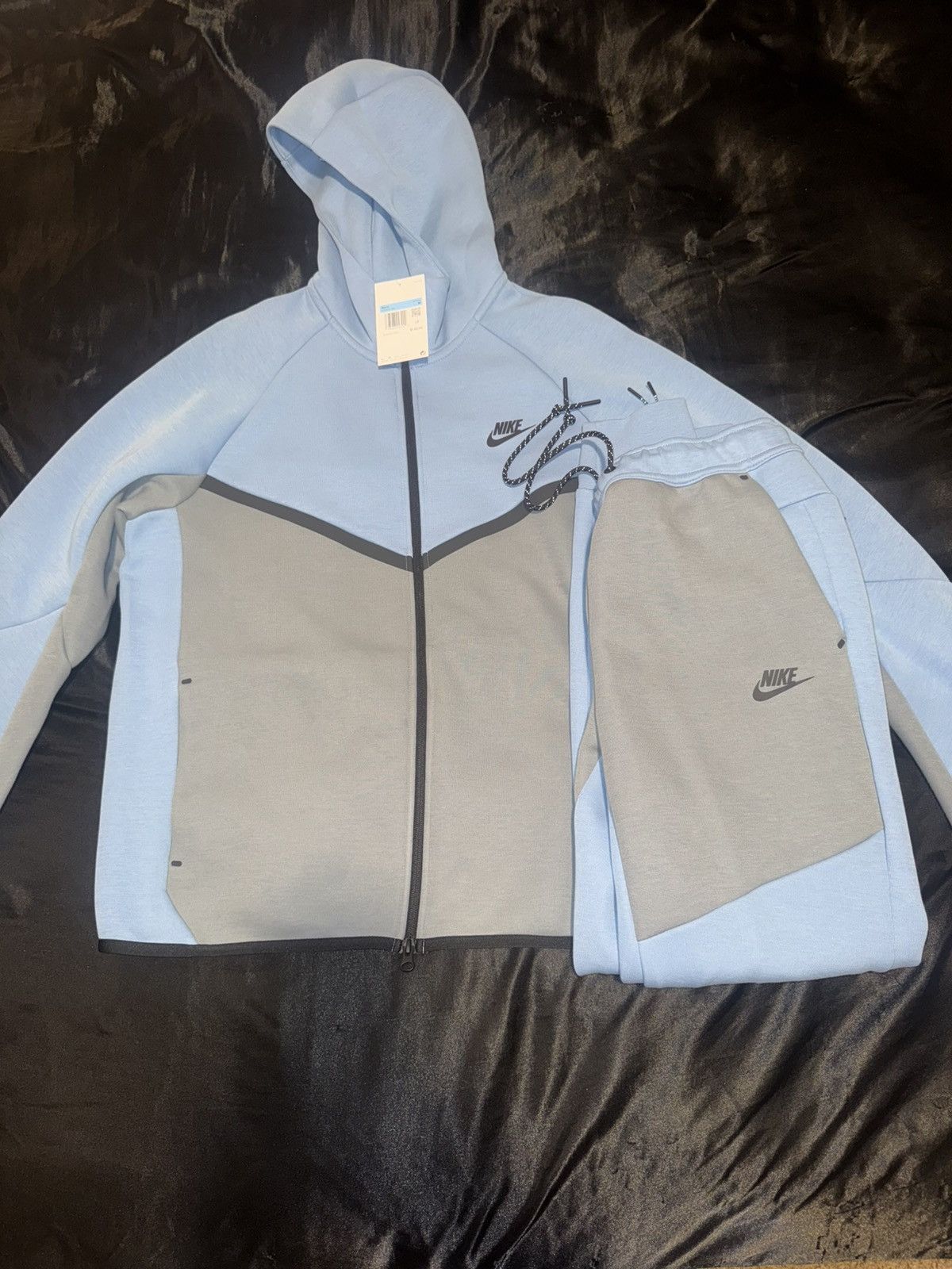 Nike Nike tech light blue jacket and pants Size US M / EU 48-50 / 2 - 1 Thumbnail