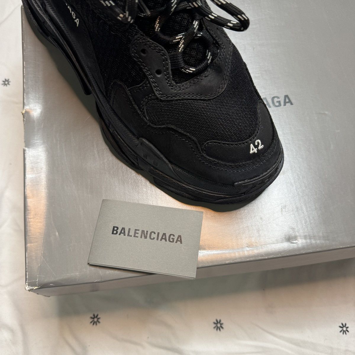 Balenciaga MEN'S TRIPLE S CLEAR SOLE SNEAKER IN BLACK Size US 9 / EU 42 - 8 Thumbnail
