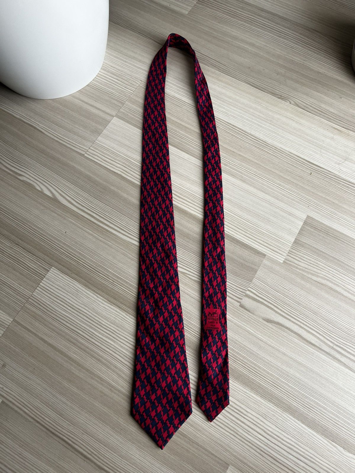 Hermes Vintage Hermes Red/Black Silk Tie 7315EA Made in France Size ONE SIZE - 2 Thumbnail