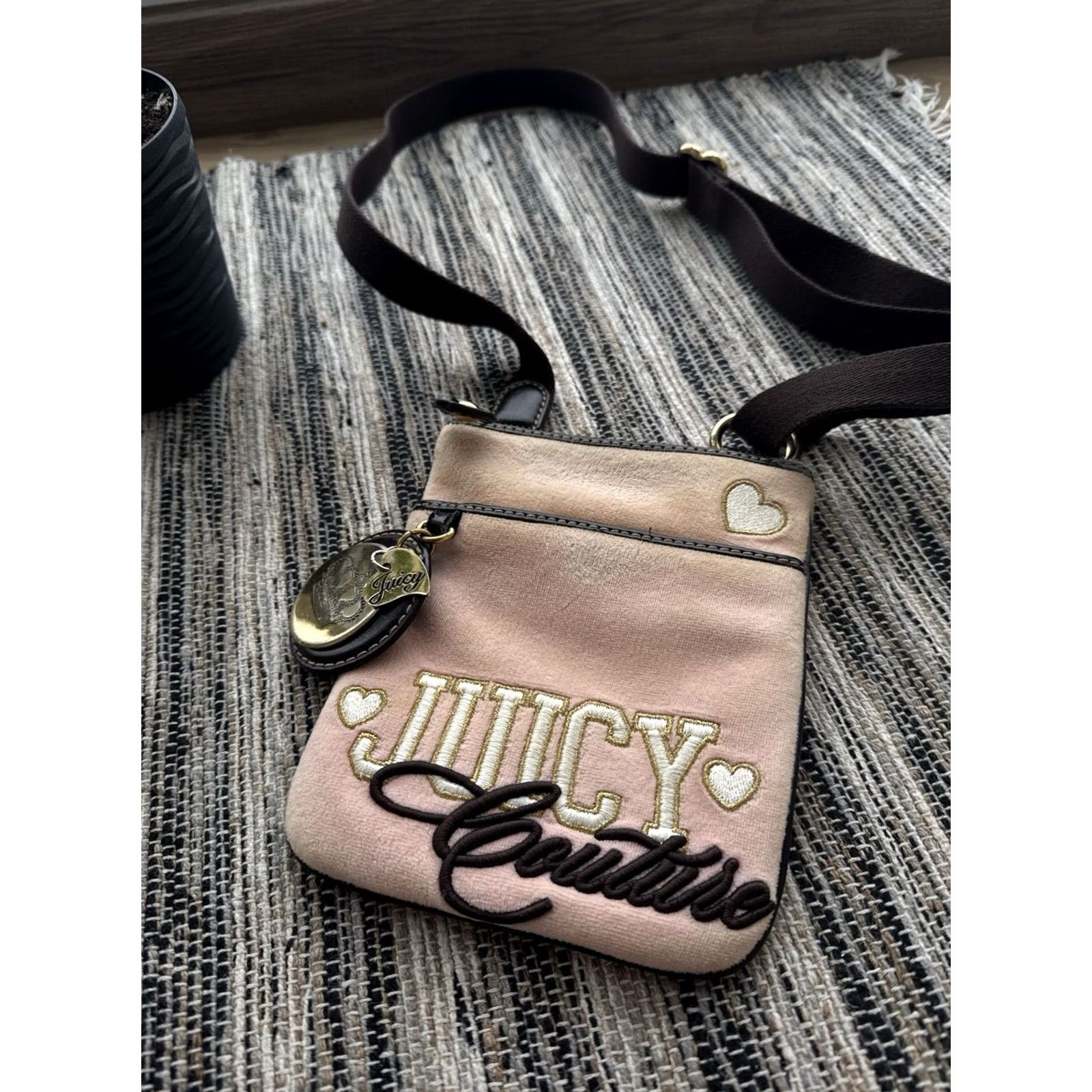 Juicy Couture VINTAGE Juicy Couture Pink Velour Y2K Big Logo Messenger Shoulder Bag Crosboddy Women Small Pink Logo 90s Retro Designer Bag Womens Size ONE SIZE - 3 Thumbnail