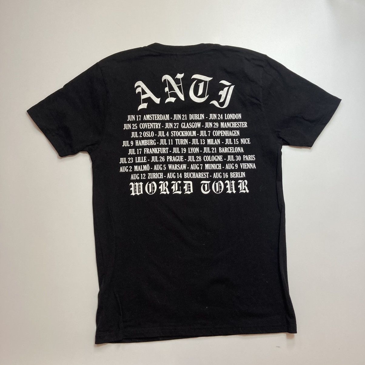 Rap Tees vintage rihanna anti world tour rap tee Size US S / EU 44-46 / 1 - 6 Thumbnail