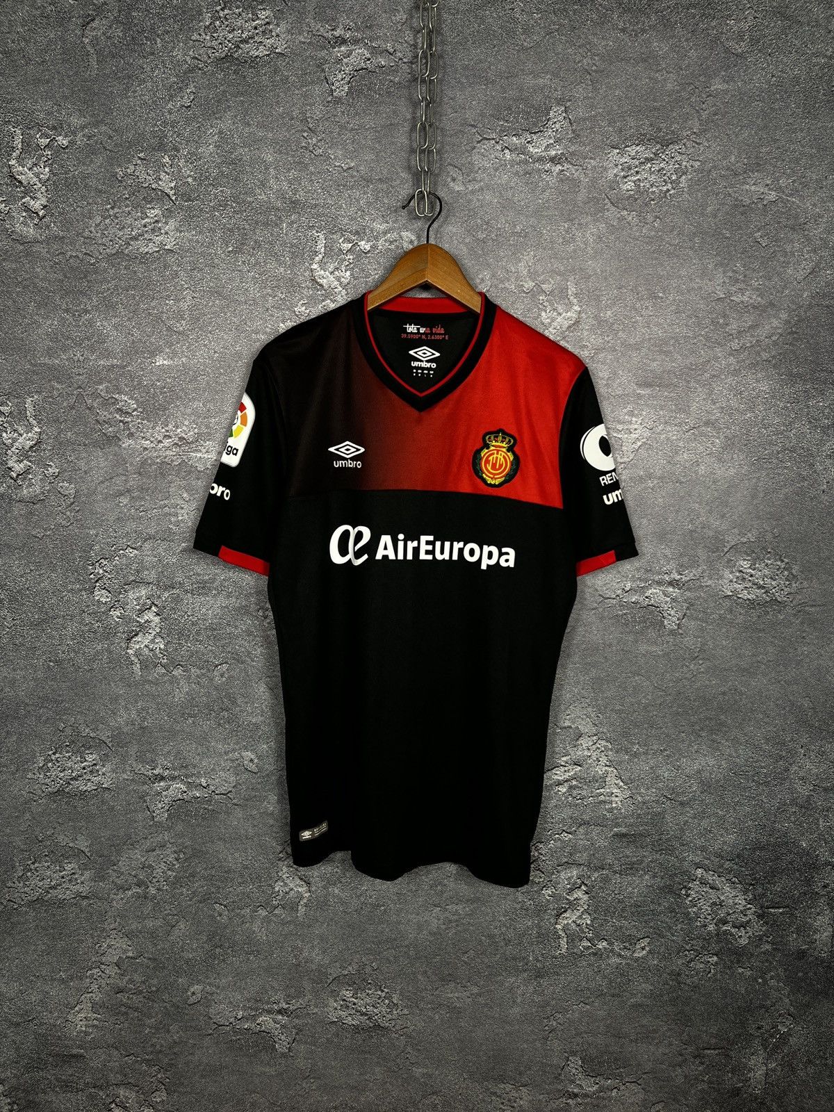 Umbro Umbro Mallorca 2016/17 Jersey T-shirt Size M Size US M / EU 48-50 / 2 - 1 Thumbnail