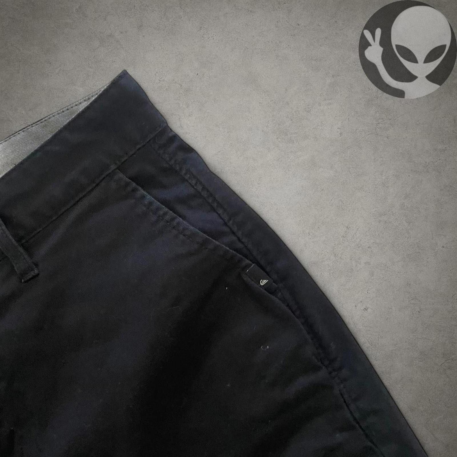 Quiksilver Quiksilver Men's Shorts 30 Black Chino Straight Fit Casual Size US 30 / EU 46 - 6 Thumbnail
