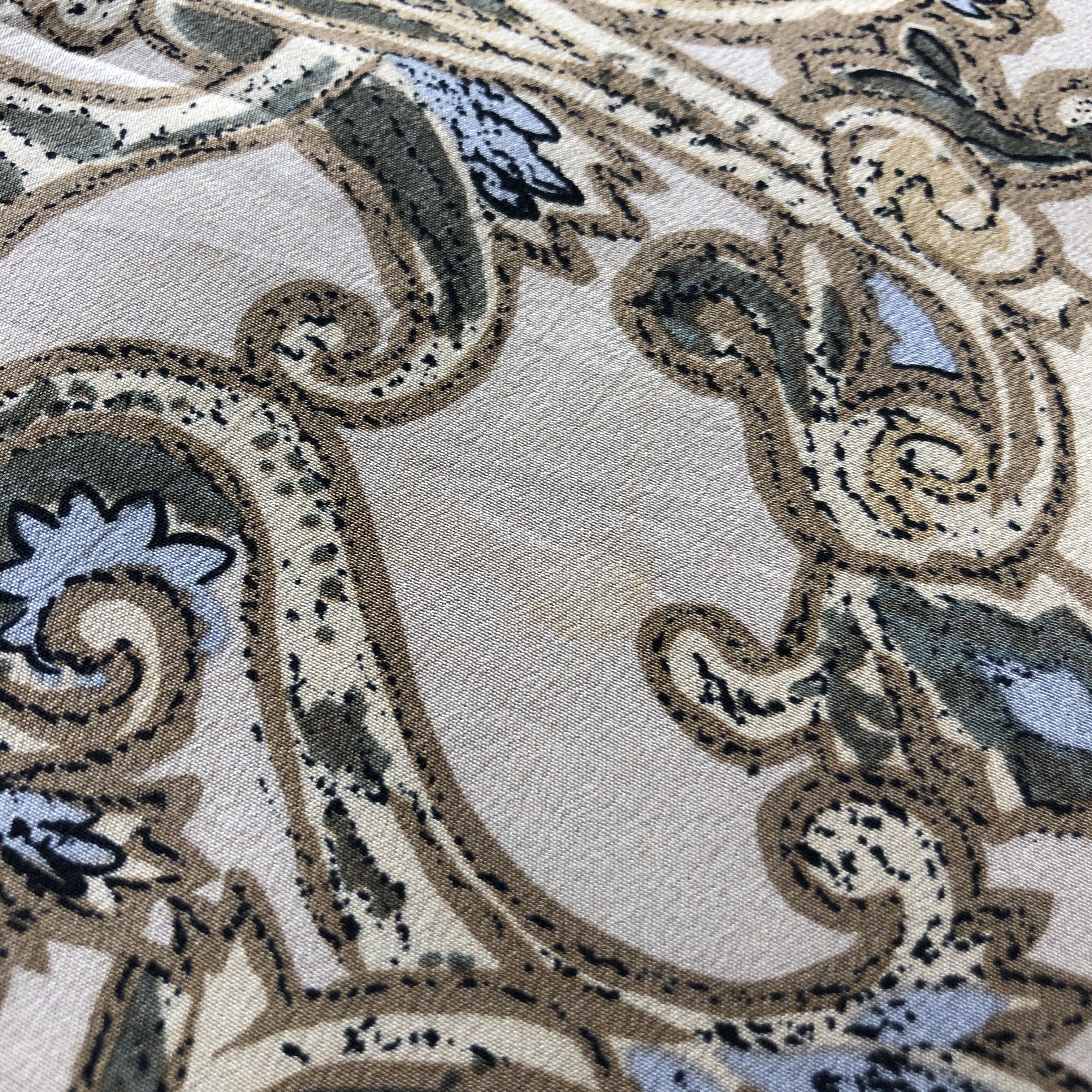 Japanese Brand Vintage Luxury Floral Silk Scarf M1273 Size ONE SIZE - 7 Thumbnail