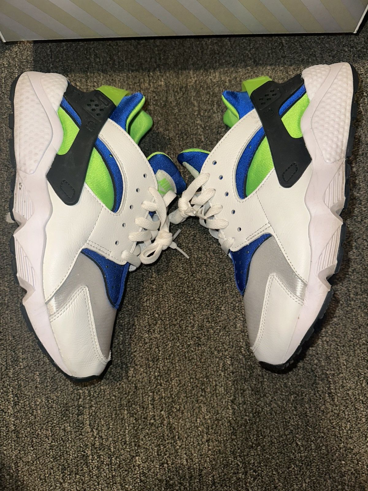 Nike NIKE AIR HUARACHE SCREAM GREEN sz 8 Size US 8 / EU 41 - 7 Thumbnail