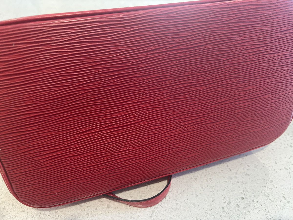 Louis Vuitton Louis Vuitton Red Epi Alma Size ONE SIZE - 21 Thumbnail