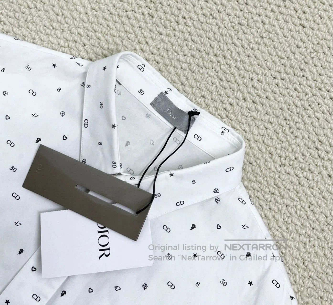 Dior Dior White Logo Button. Size US M / EU 48-50 / 2 - 3 Thumbnail