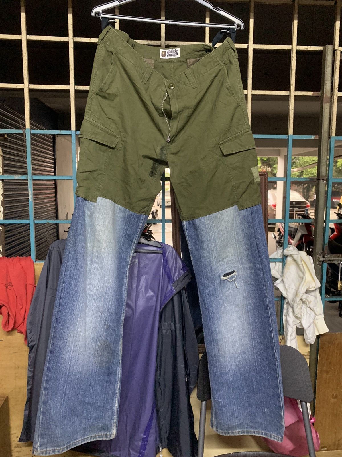 Bape Ape cargo customs jeans Size US 34 / EU 50 - 7 Thumbnail