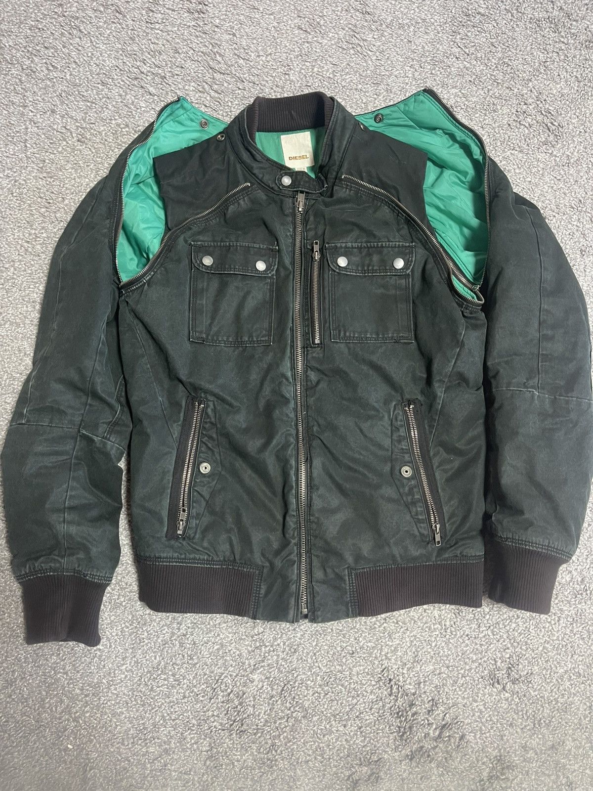 Diesel DIESEL ARCHIVE 2WAY AVANT GARDE DETACHABLE SLEEVE SIZE L Size US L / EU 52-54 / 3 - 10 Thumbnail