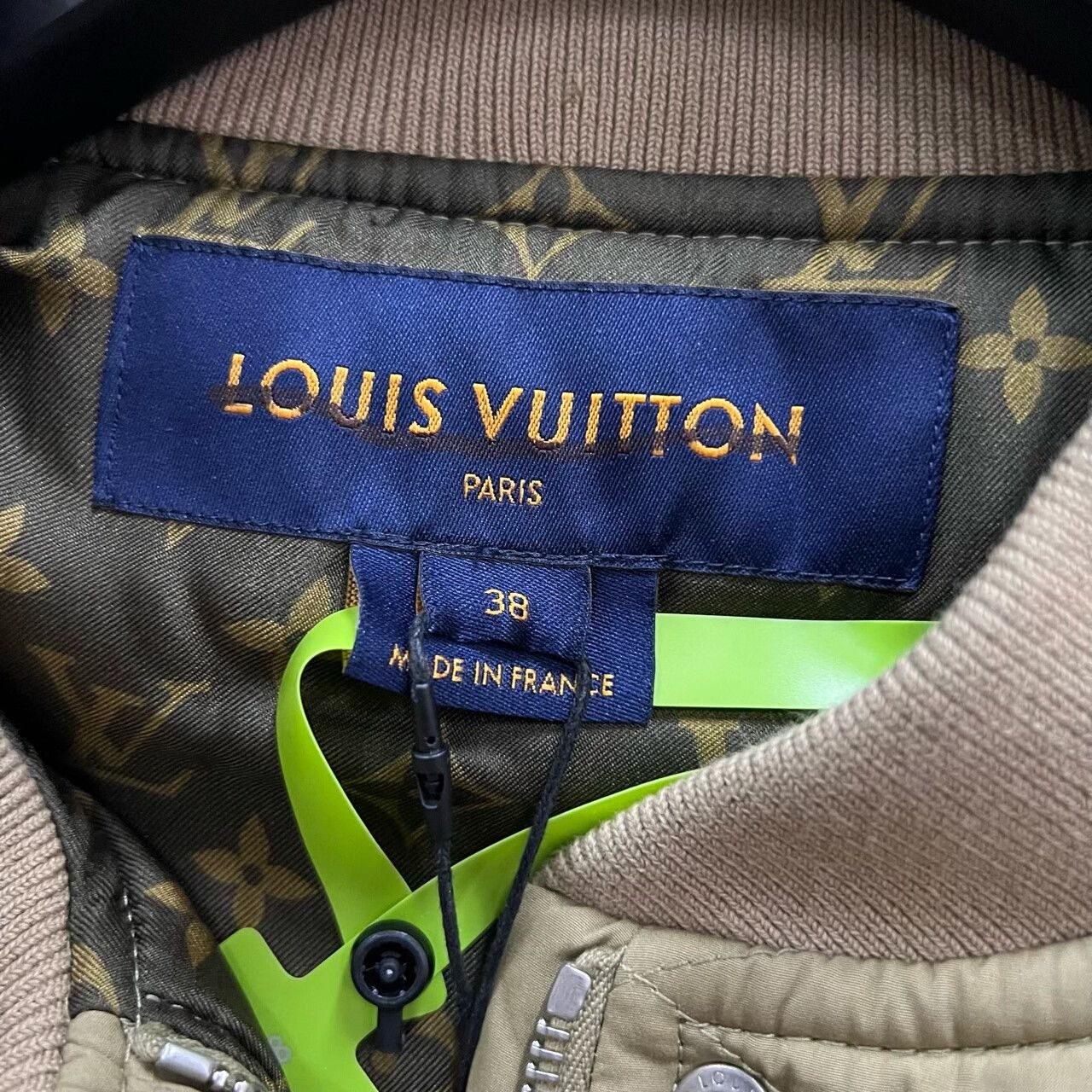 Louis Vuitton louis vuitton khaki color patched jacket Size US M / EU 48-50 / 2 - 4 Thumbnail