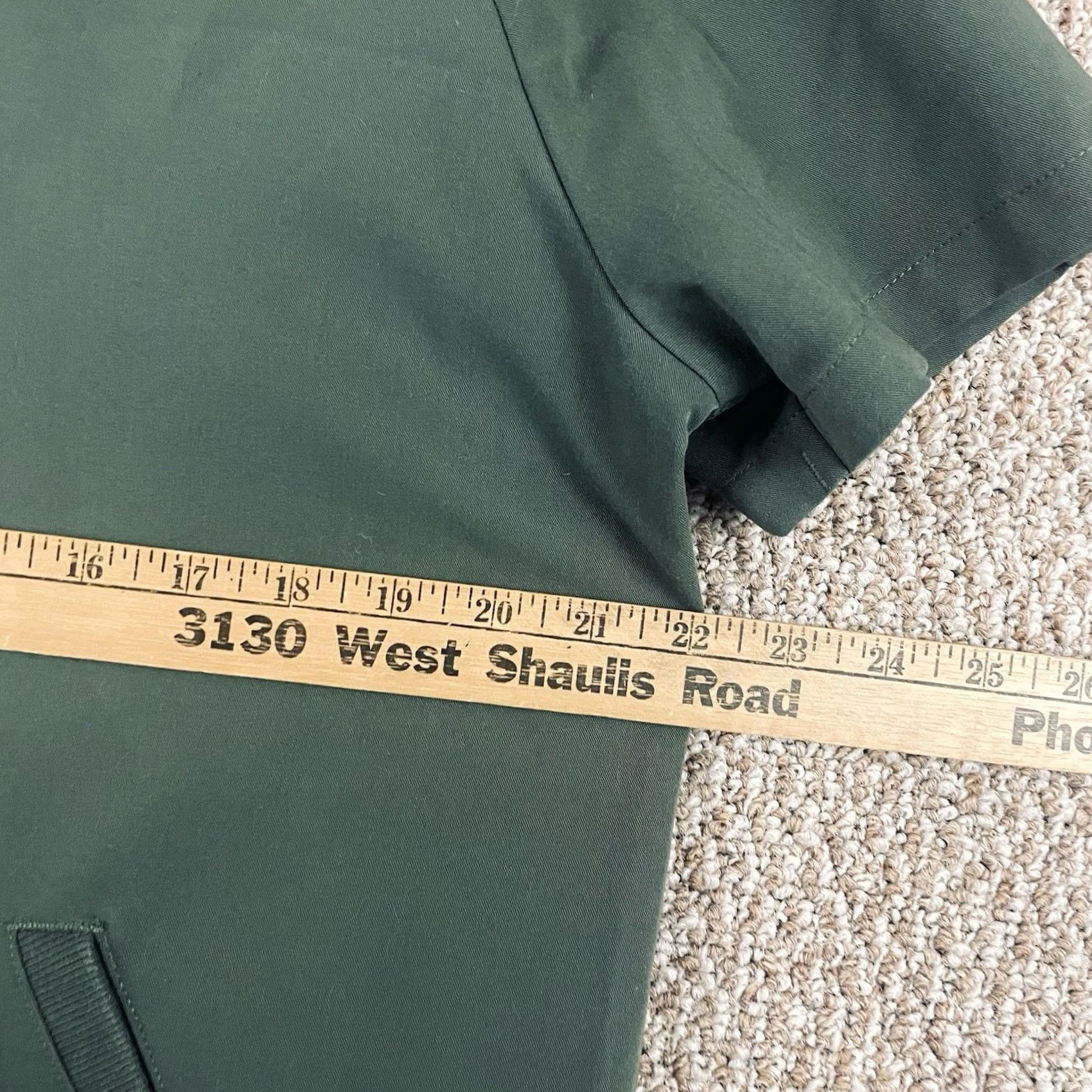 KangaROOS FIGS Womens Large Kangaroo Pocket Scrub Top - Green Size US L / EU 52-54 / 3 - 6 Thumbnail