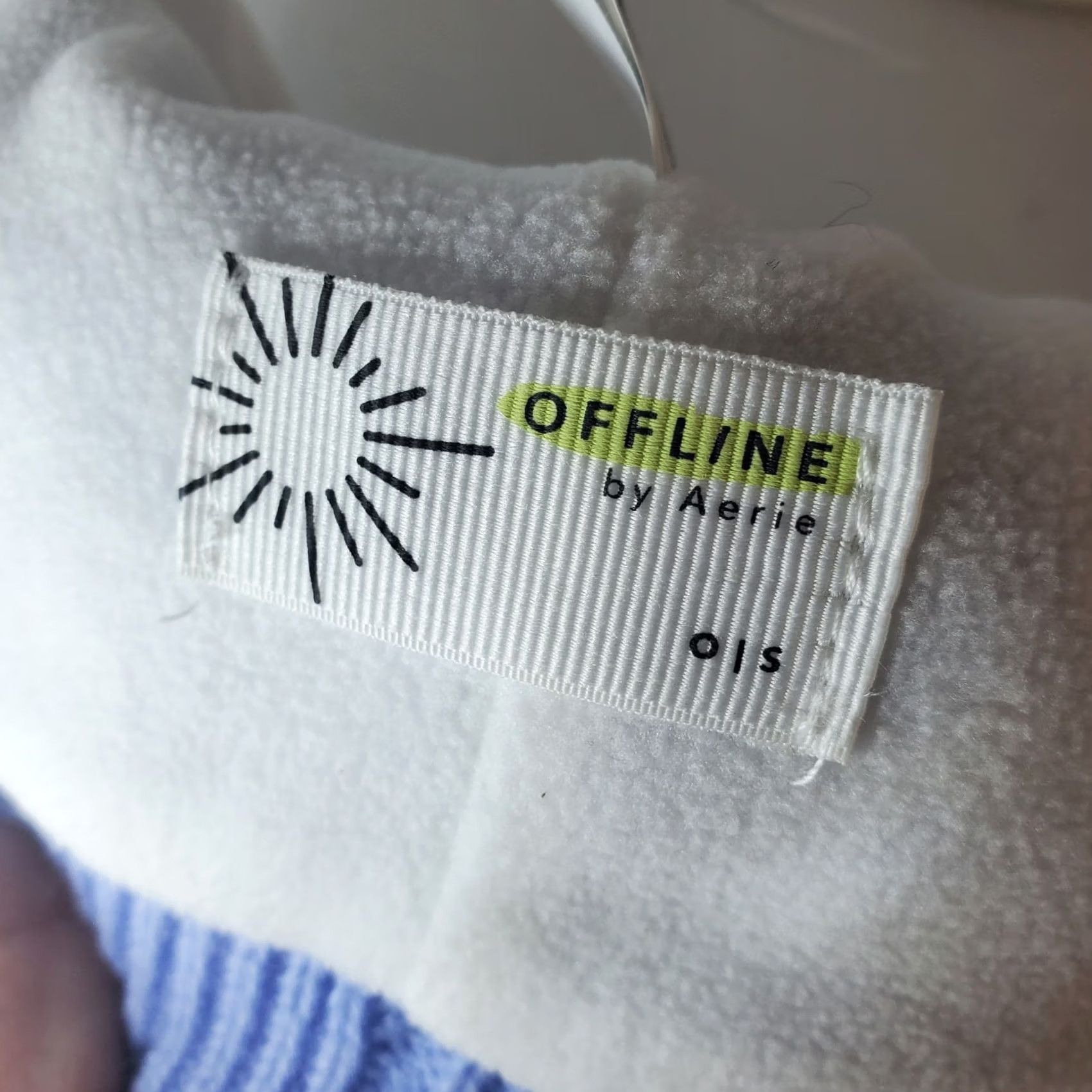 Vintage Aerie Offline Beanie Winter Blue White Large Pom Womens OSFM Chilled Out Size ONE SIZE - 5 Thumbnail