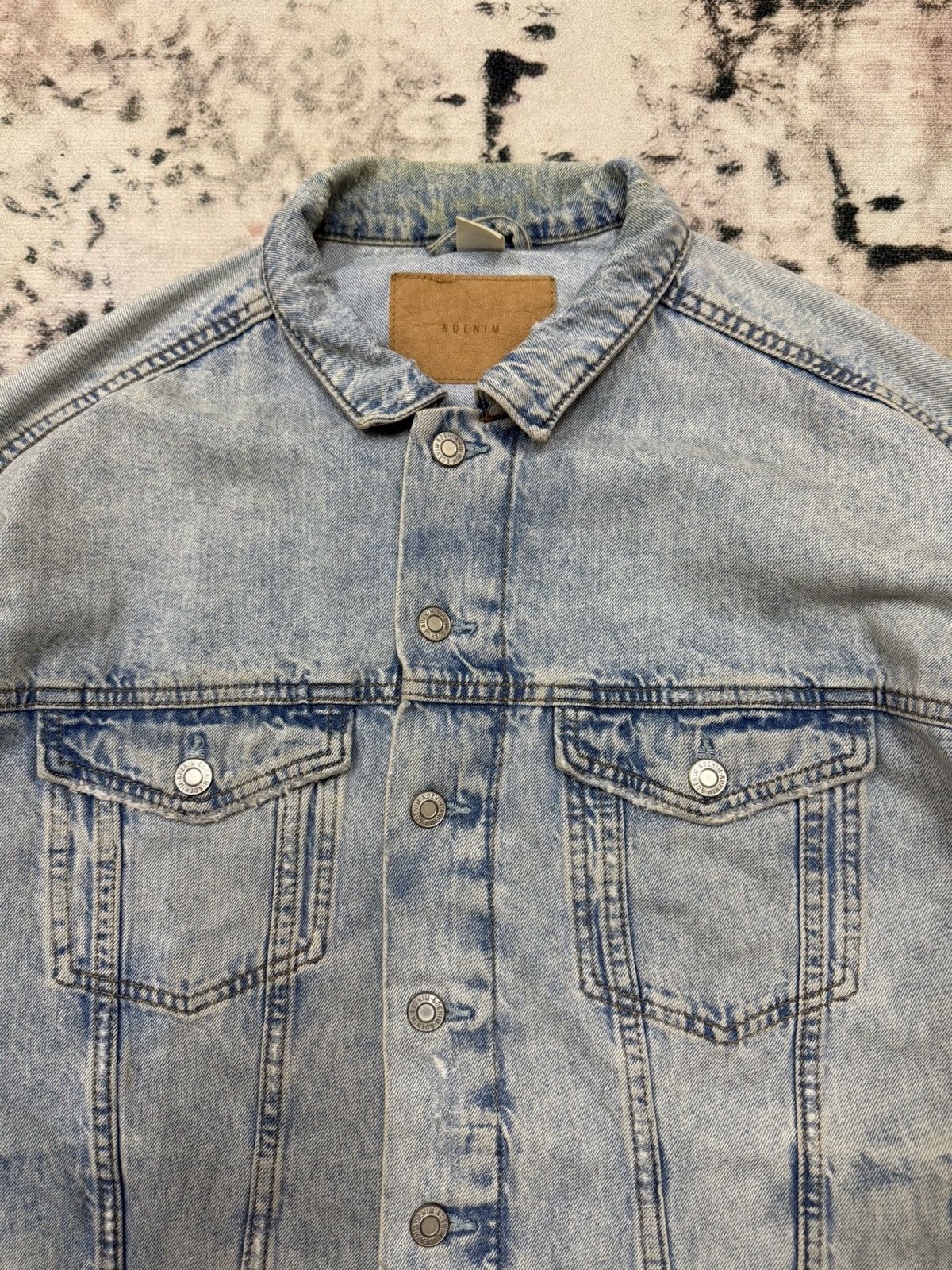 H&M & Denim Distressed Denim Jacket Size US M / EU 48-50 / 2 - 19 Thumbnail