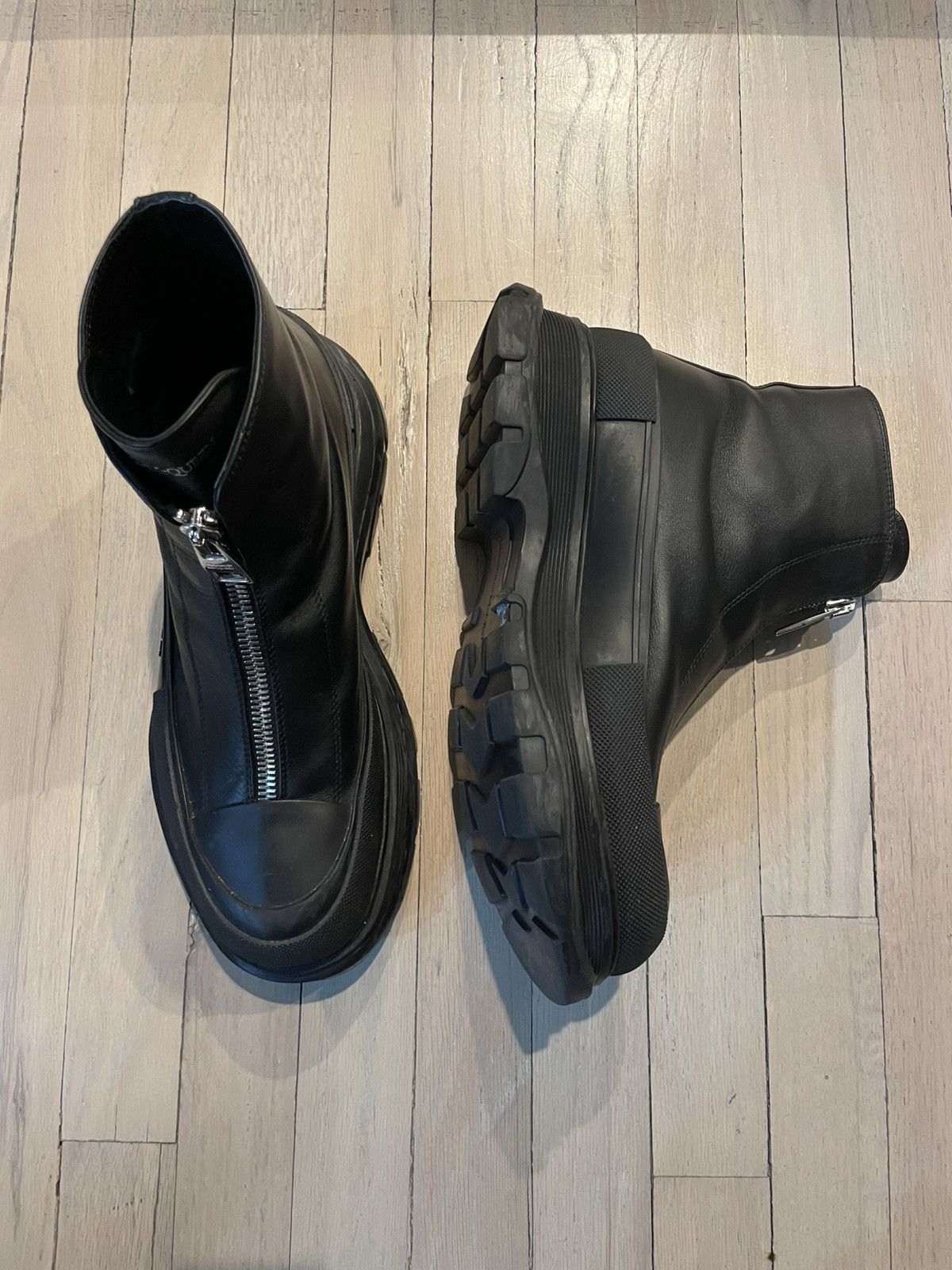 Alexander McQueen Alexander Mcqueen Tread Slick Zip Detailed Boots Size US 10 / EU 43 - 3 Thumbnail
