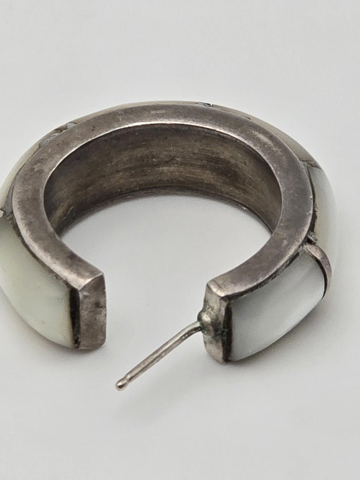 The Unbranded Brand Vintage Silver Mother-of-Pearl Inlay Half-Hoop Earrings Size ONE SIZE - 2 Thumbnail