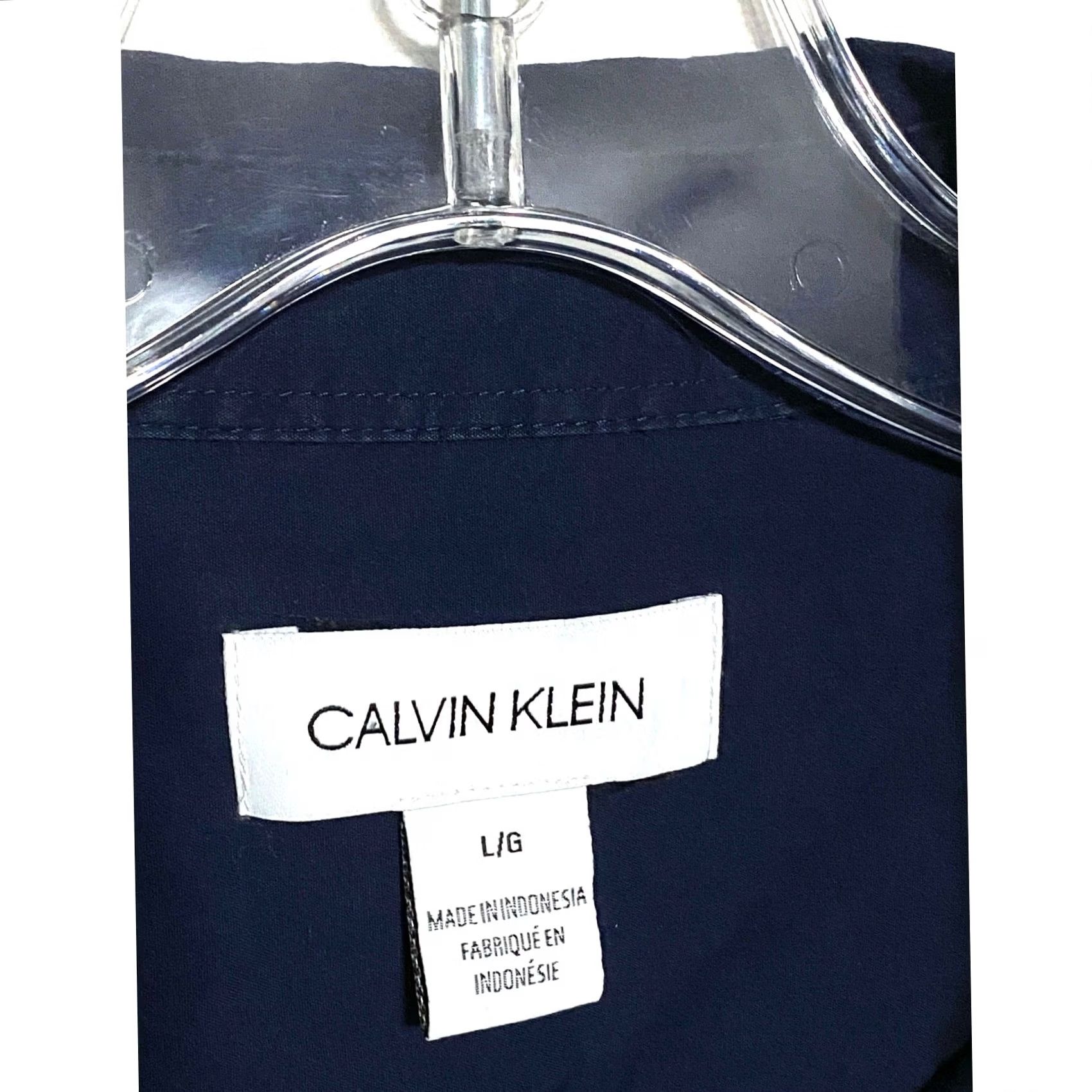 Calvin Klein Calvin Klein Dark Blue Button Dress Shirt Men M Classic Minimalist Business Shirt Size 40R - 5 Thumbnail