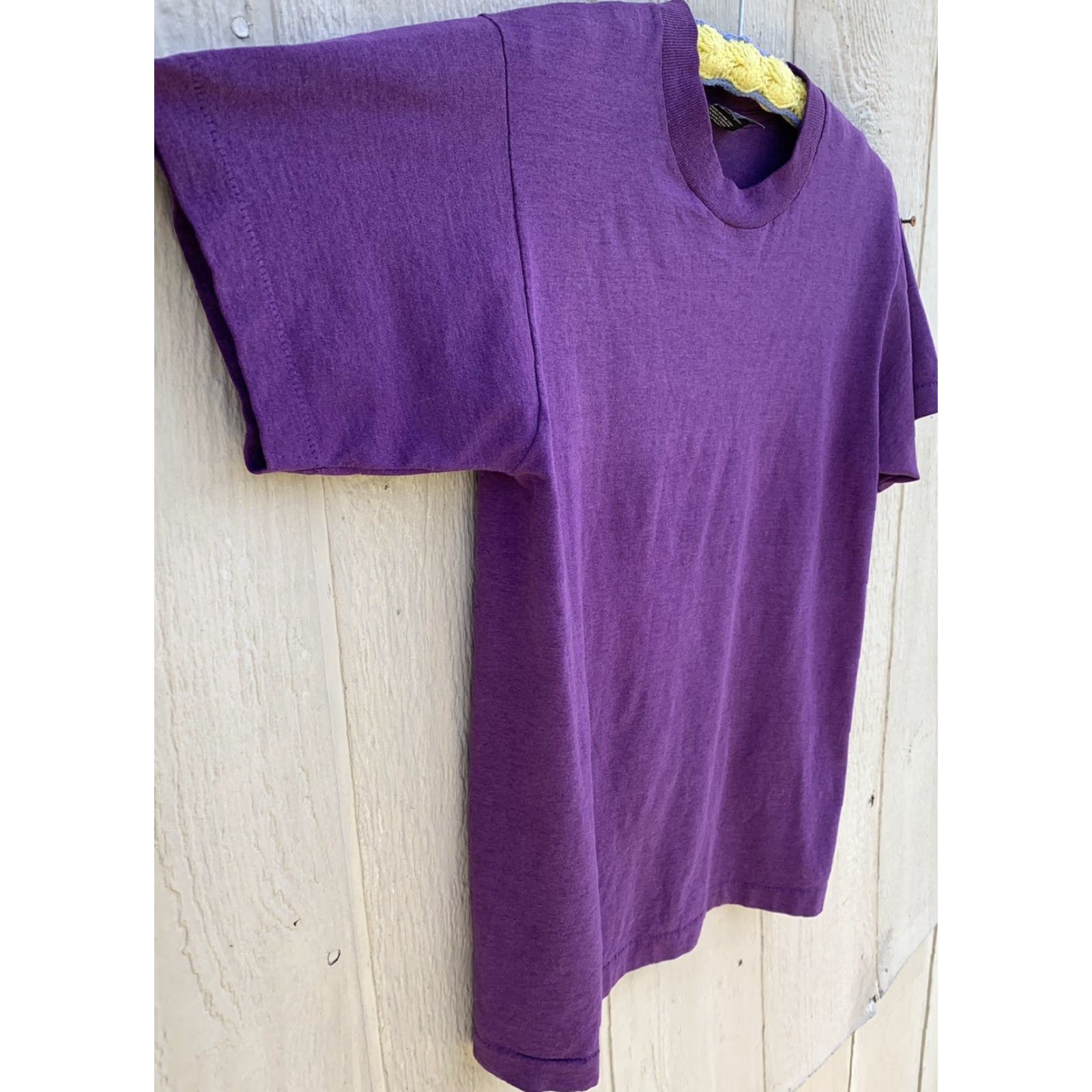 Fruit Of The Loom VINTAGE Fruit of the Loom T-Shirt Purple Adult M - Single Stitch, Short Sleeve, Cotton Blend, USA, Unisex, Regular Size Size US M / EU 48-50 / 2 - 3 Thumbnail