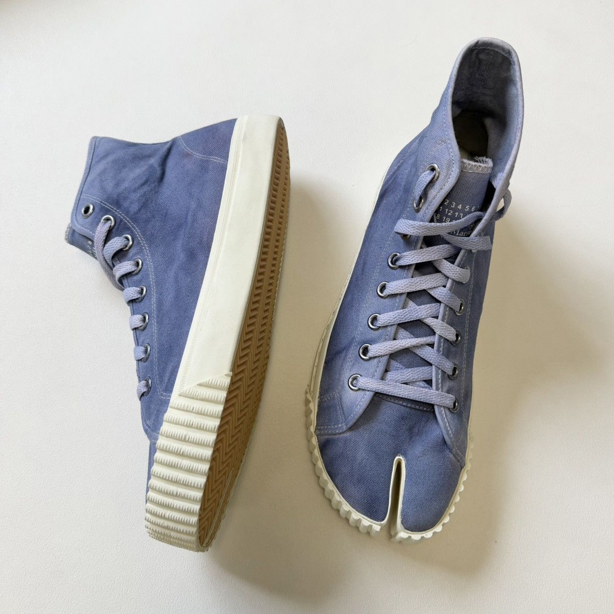 Maison Margiela Sample Blue Tie Dye Canvas Tabi Sneakers Size US 11 / EU 44 - 19 Thumbnail