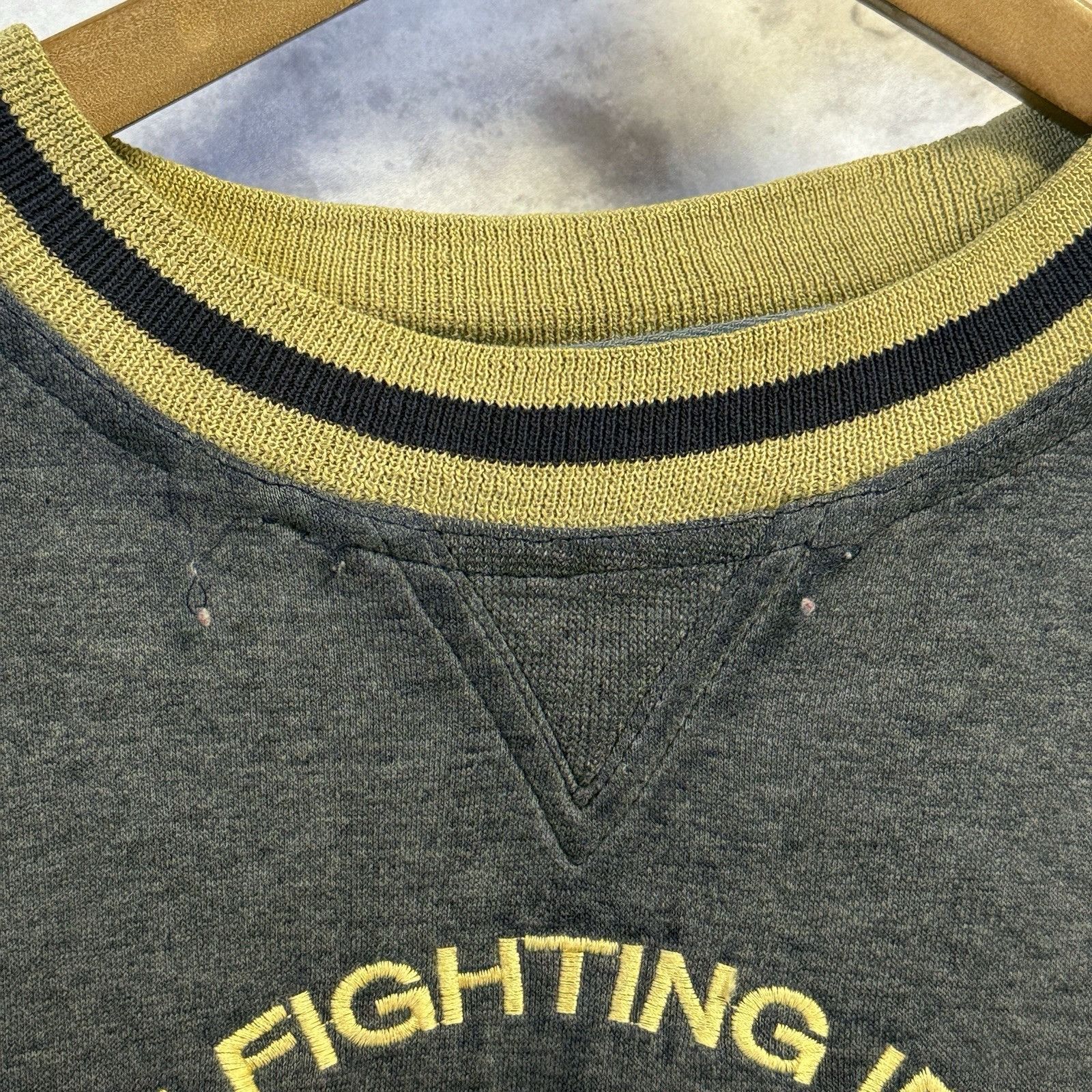 Vintage Vintage Notre Dame Sweatshirt Mens Large 24x27 Fighting Iris Size US L / EU 52-54 / 3 - 4 Thumbnail