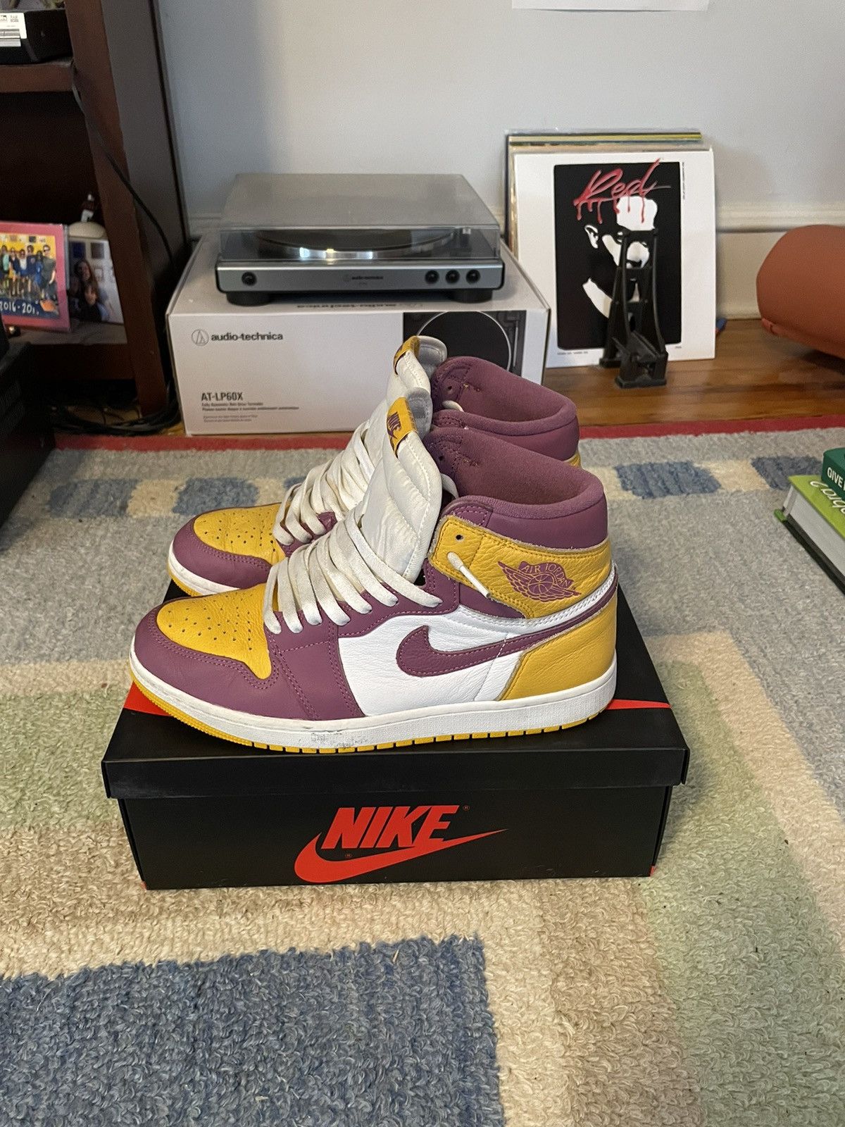 Hypebeast × Jordan Brand × Nike Air Jordan 1 Retro High OG “Brotherhood” Size US 9.5 / EU 42-43 - 1 Thumbnail