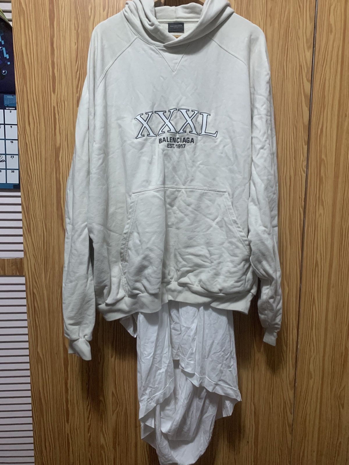 Balenciaga Balenciaga xxxl patched hoodie 360 Size US XL / EU 56 / 4 - 2 Thumbnail