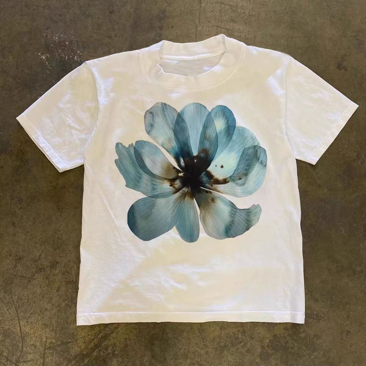 Japanese Brand White retro floral print cotton t-shirt Size US M / EU 48-50 / 2 - 1 Thumbnail
