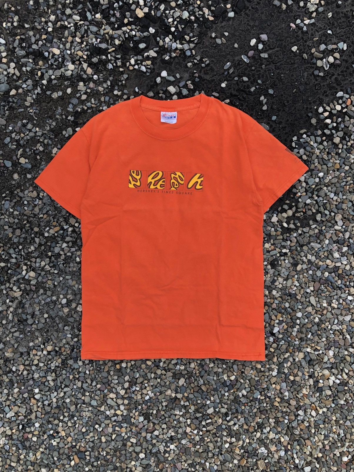 Vintage Vintage 2002 Hershey’s Time Square NYC Reese’s Cup T-Shirt Size US S / EU 44-46 / 1 - 2 Thumbnail