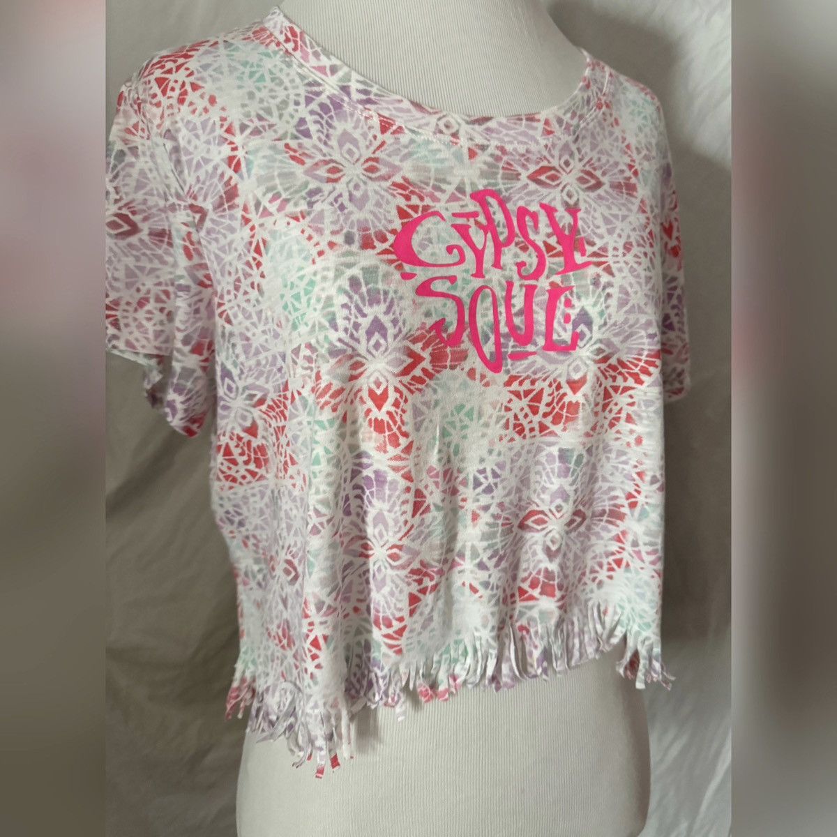 Aeropostale Gypsy Soul, Reworked, Kaleidoscope Print, Cropped Baby Tee Size S / US 4 / IT 40 - 12 Thumbnail