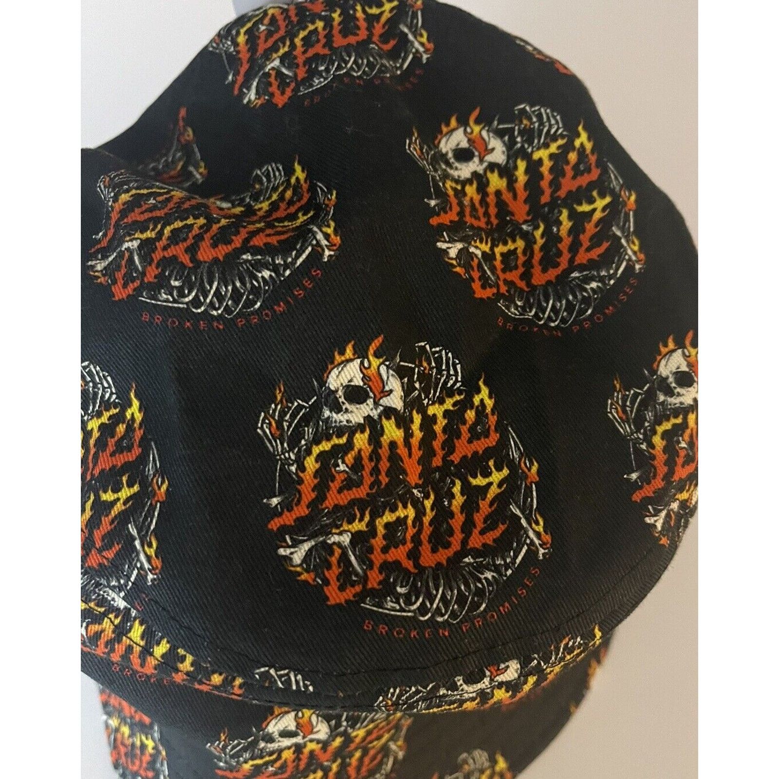 Santa Cruz Skateboards Santa Cruz Bucket Hat Black Broken Promises Flames Skull NWT Size ONE SIZE - 9 Thumbnail