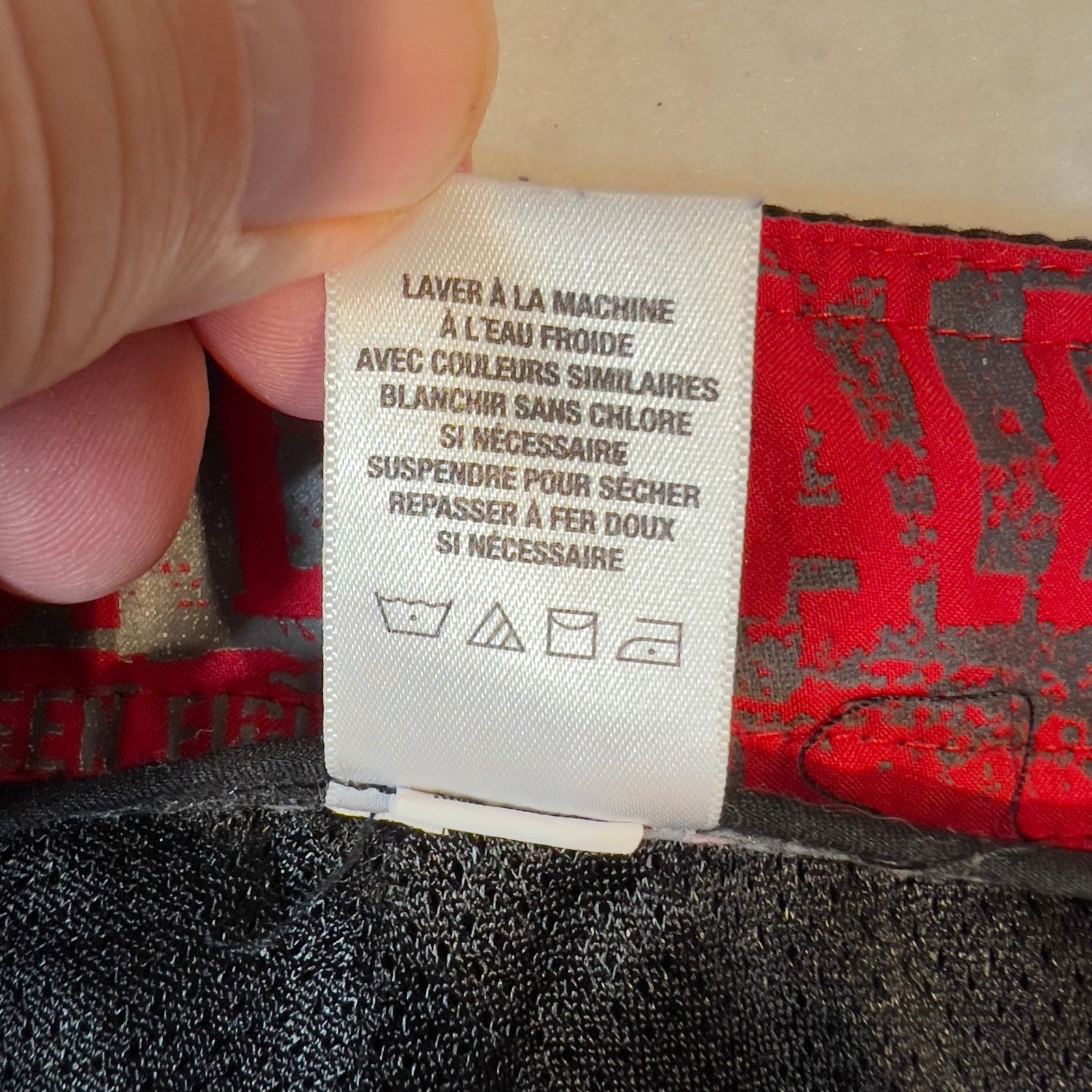 Aeropostale Aeropostale 1987 Swim Trunks Men 34W Black Red Plaid Pocket Size US 34 / EU 50 - 14 Thumbnail