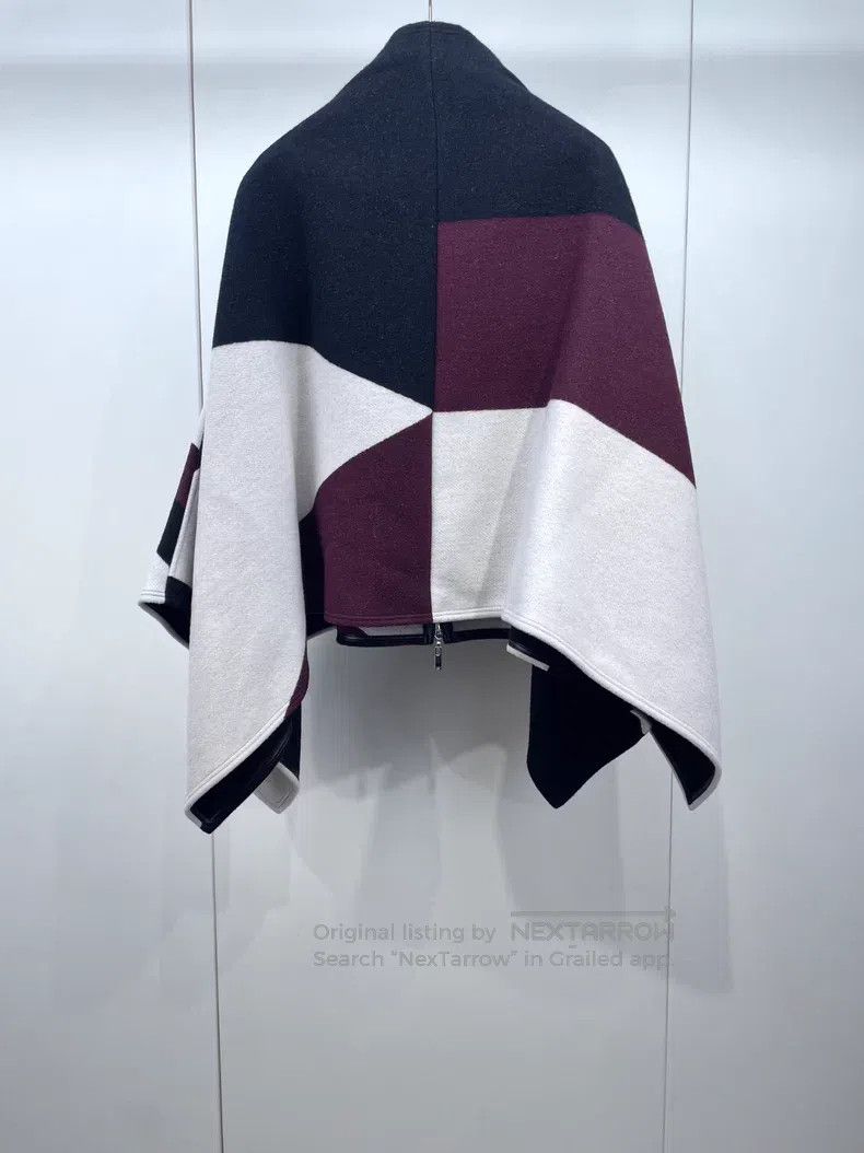 Louis Vuitton Louis Vuitton Color-block reversible cashmere poncho Cloak Size XXS / US 00 / IT 34 - 2 Thumbnail