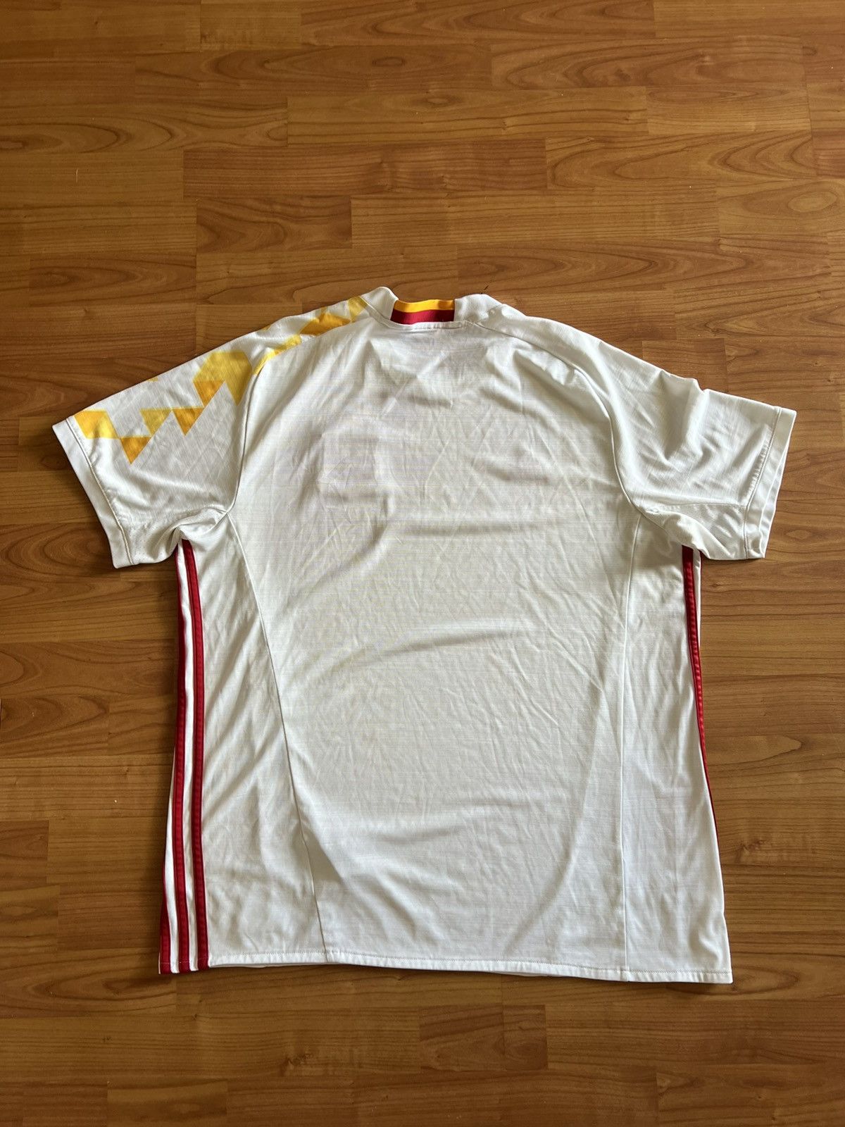 Adidas Spain 2016/2017 Away Jersey aka spilled cheese/doritos kit Size US L / EU 52-54 / 3 - 2 Thumbnail
