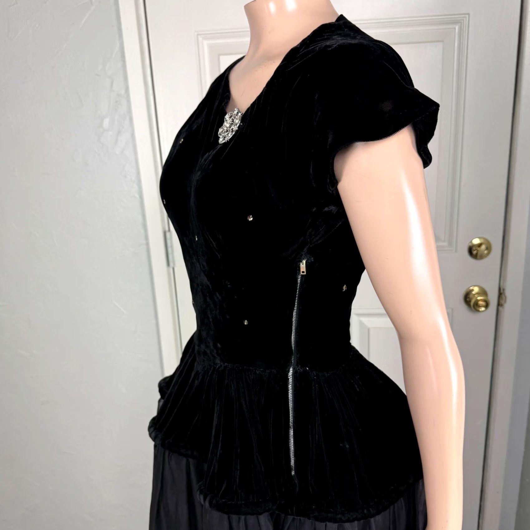 Velvet VINTAGE Dress Maxi Evening Velvet Black 1950s 2XS Women’s Bohemian Party Sequin Funeral X3-24 Size XXS / US 00 / IT 34 - 5 Thumbnail