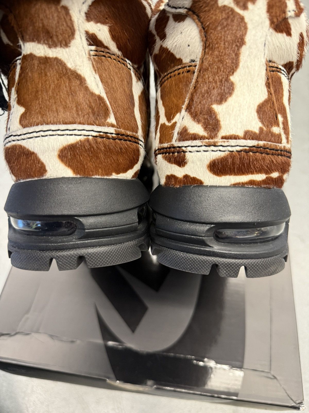 Nike 2025 Nike Air Max Goadome Sail Cacao Wow Cow Print Pony Hair Size US 8 / EU 41 - 6 Thumbnail