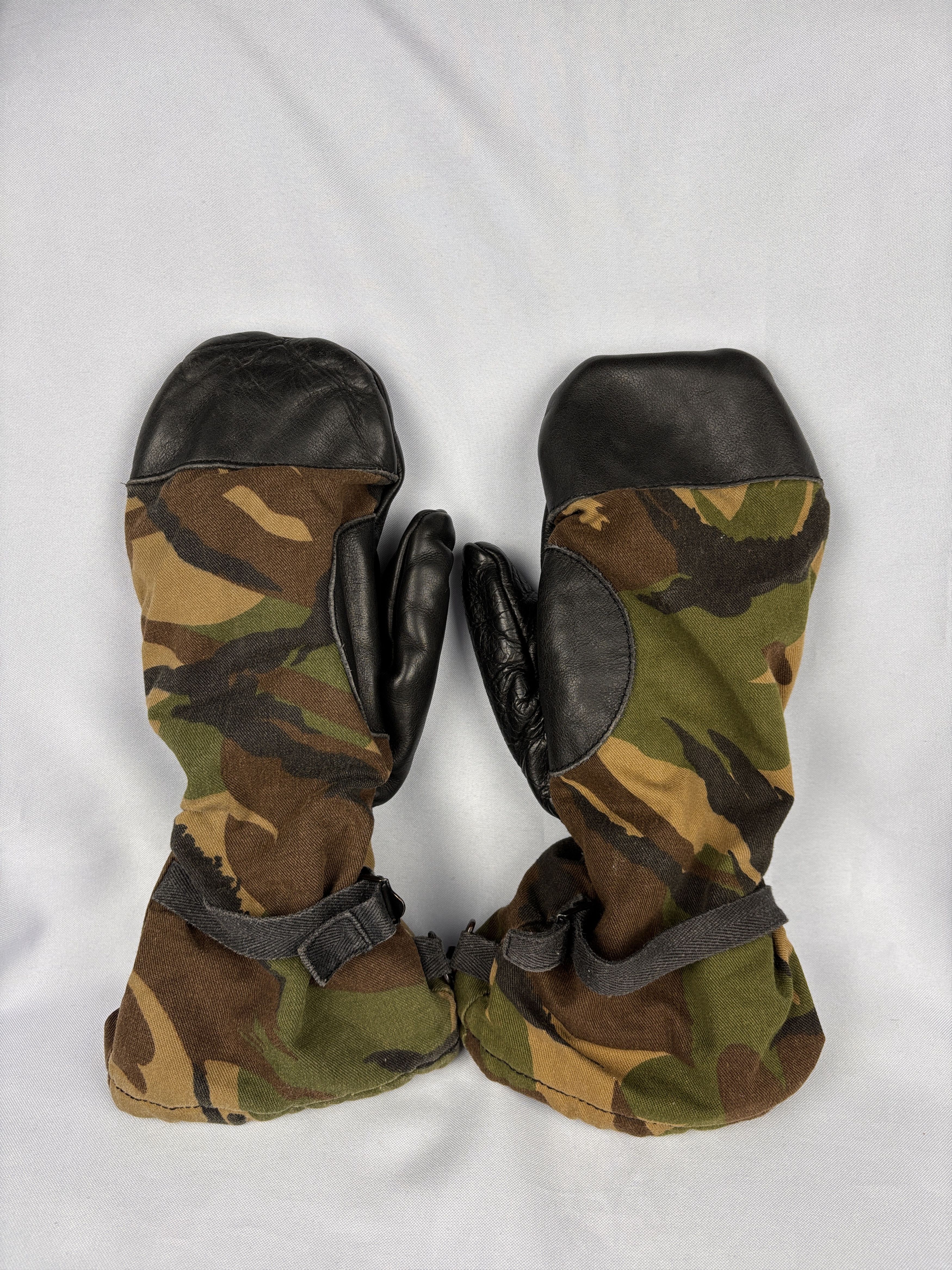 Vintage Mittens Gloves Extreme Cold Weather Dutch Army Leather Palms Size ONE SIZE - 1 Thumbnail