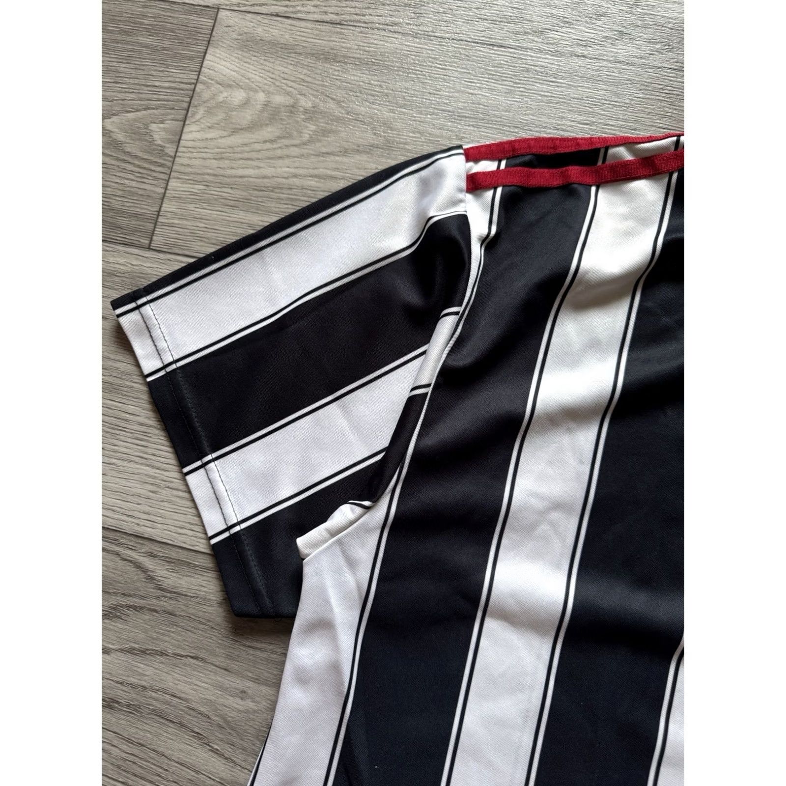 Adidas ADIDAS FOOTBALL SHIRT Jersey L Men White Black 2000s ADIDAS TEMPLATE Soccer Jersey Mens Size US L / EU 52-54 / 3 - 4 Thumbnail