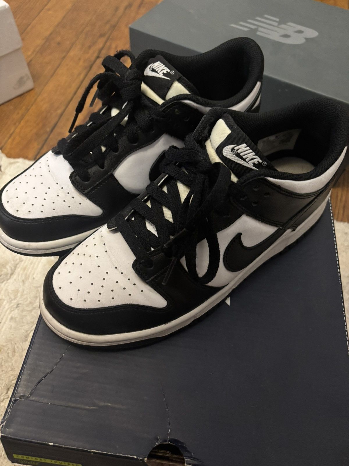 Nike Panda Dunk low Size 6.5 Y Size US 6.5 / EU 39-40 - 4 Thumbnail