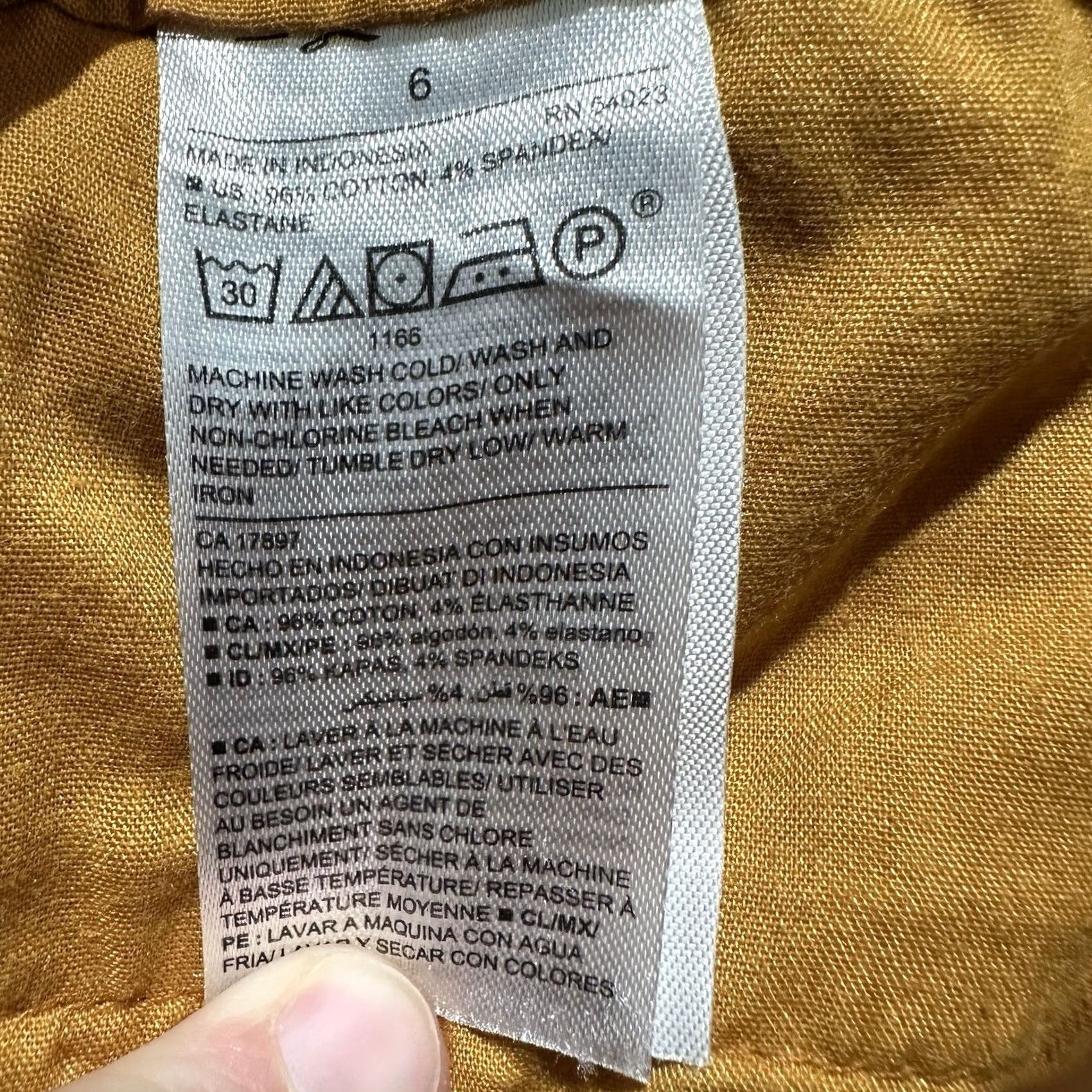 Old Navy Old Navy Shorts Womens 6 Mustard Yellow High Rise Chino Button Fly EUC 413220 Size 28" / US 6 / IT 42 - 5 Thumbnail