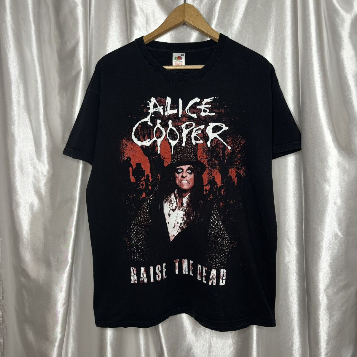Fruit Of The Loom × Vintage Alice cooper raise the dead black tshirt band t-shirt 2013 Size US XL / EU 56 / 4 - 1 Thumbnail