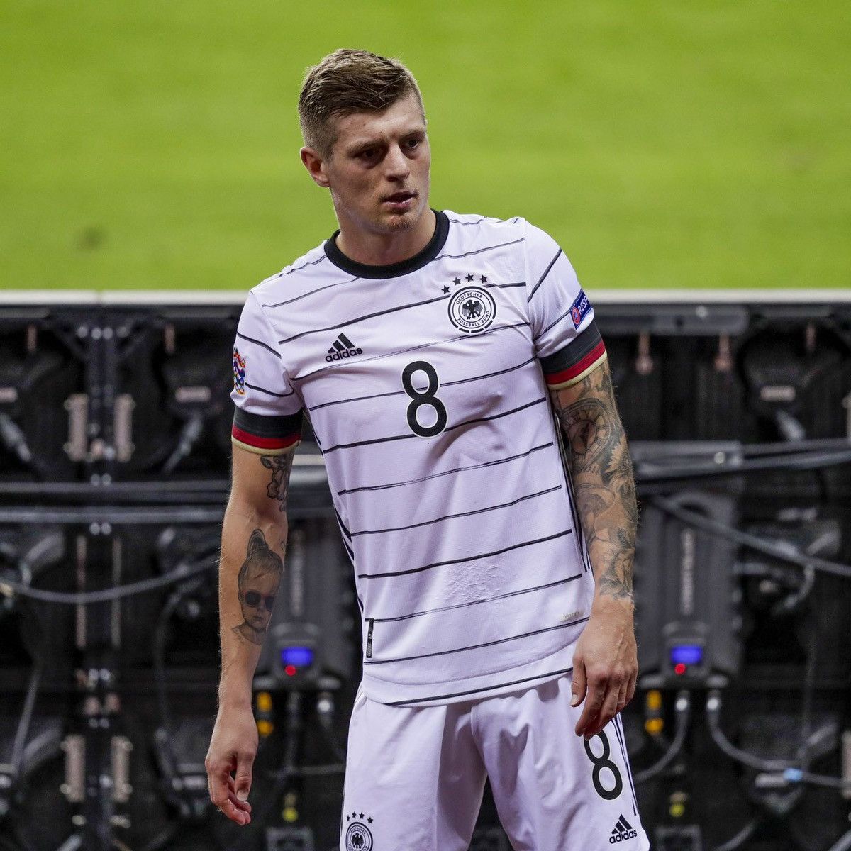 Adidas GERMANY ADIDAS 2020 EURO FOOTBALL HOME JERSEY #8 KROOS Size US L / EU 52-54 / 3 - 11 Thumbnail