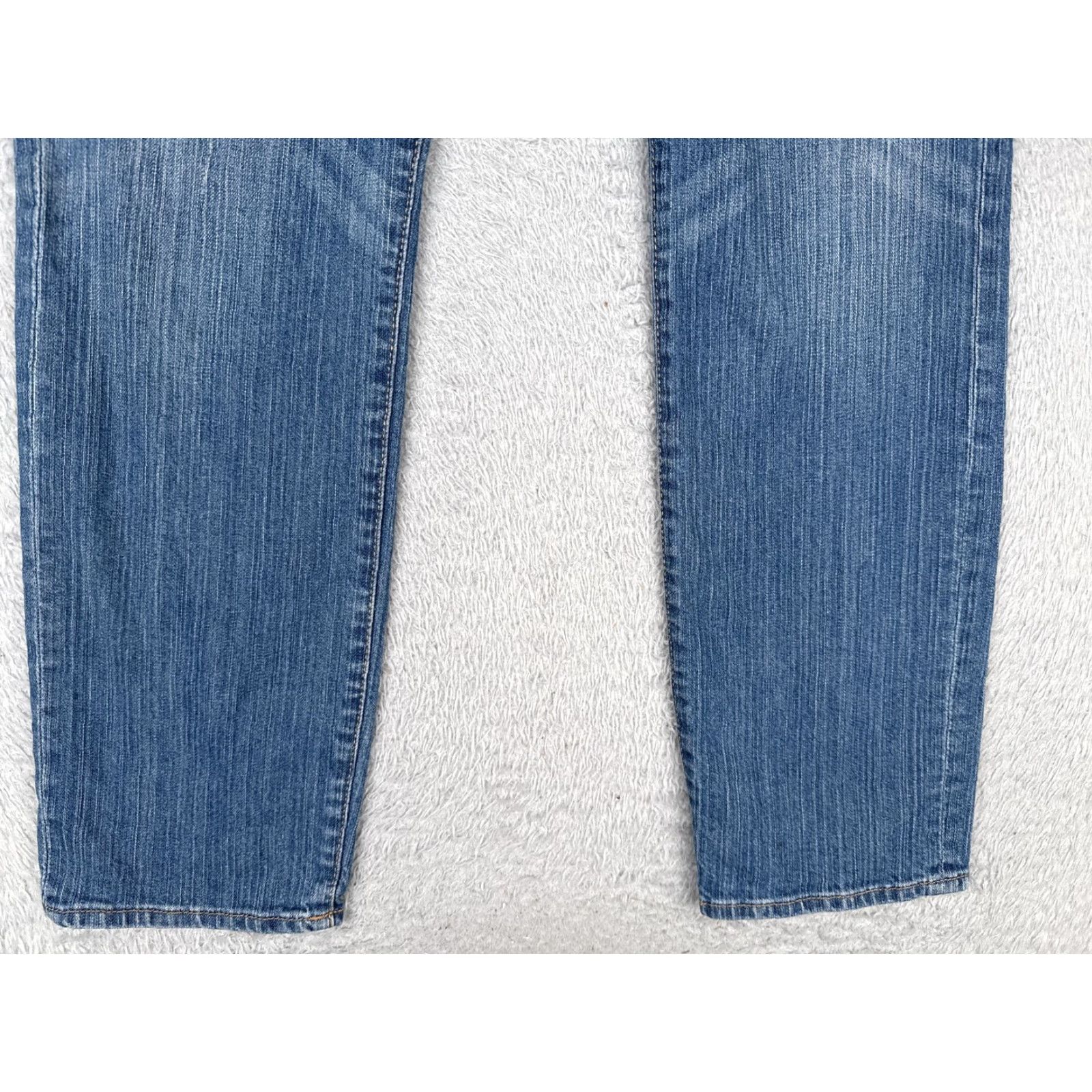 Old Navy Old Navy The Diva Jeans Womens 14 Blue Medium Wash Straight Leg Stretch Denim Size 36" / US 14 / IT 50 - 2 Thumbnail