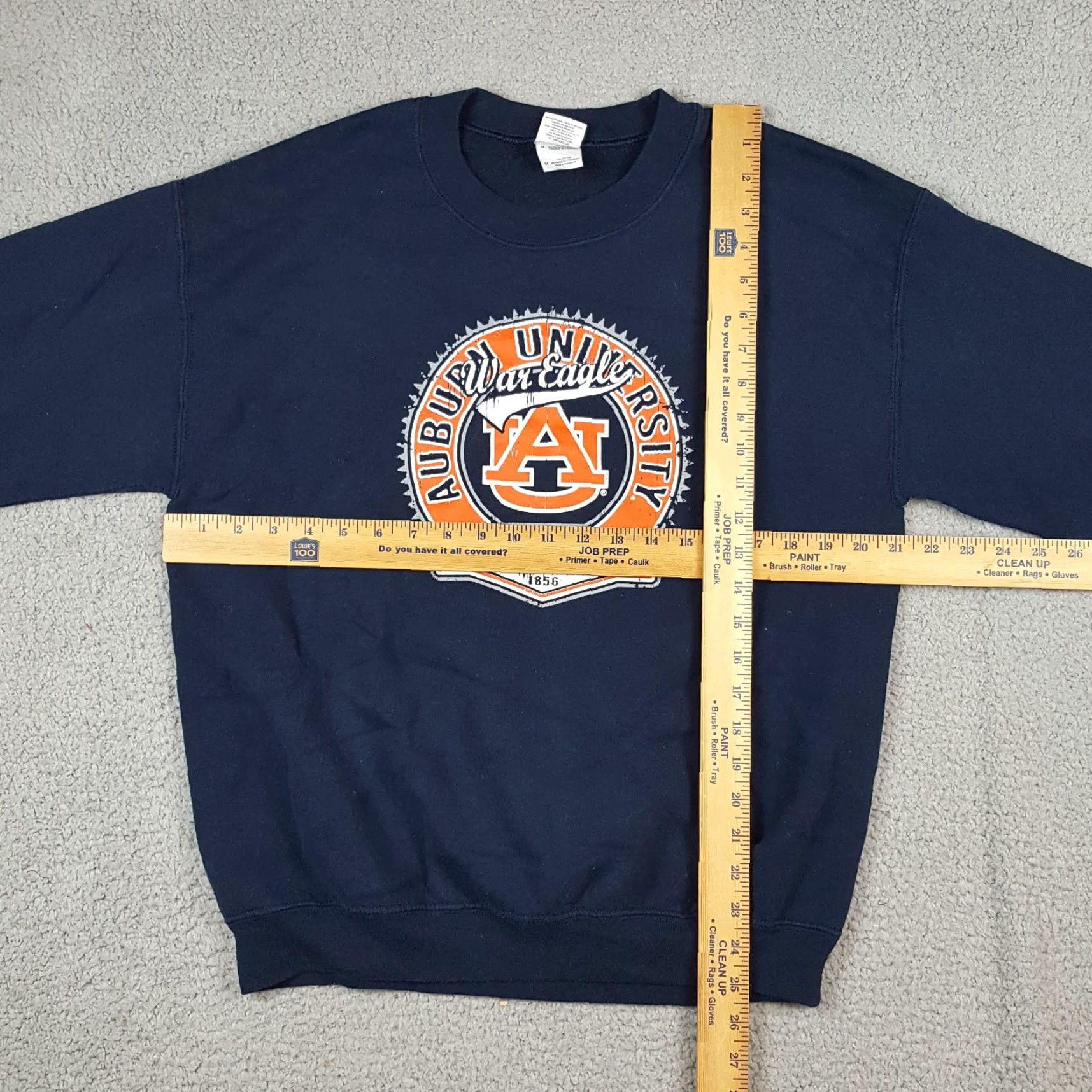Gildan VINTAGE Auburn University Tigers Football Size M Pullover Crewneck Sweatshirt Blue M Sweatshirt College War Eagle Mens Size US M / EU 48-50 / 2 - 7 Thumbnail