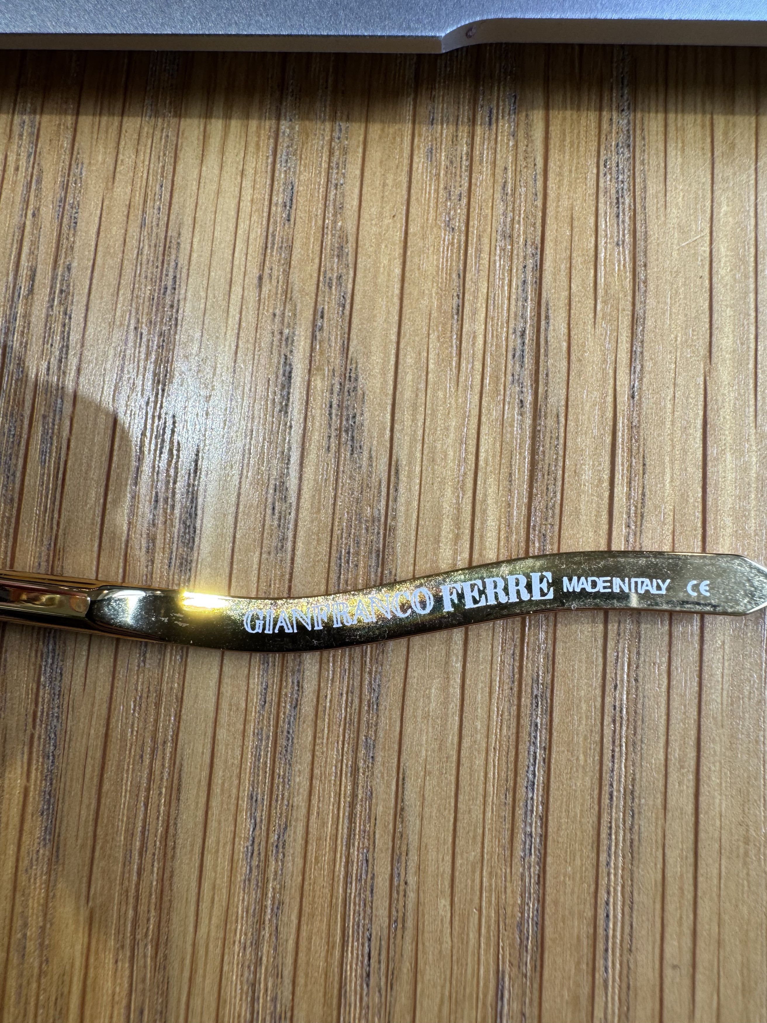 Gianfranco Ferre Gianfranco Ferre '90s Gold Rectangular Metal Sunglasses Size ONE SIZE - 4 Thumbnail