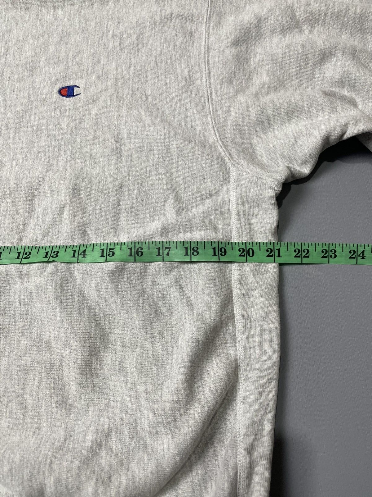 Champion Vintage 80’s distressed Champion reverse weave sweatshirt Size US L / EU 52-54 / 3 - 10 Thumbnail