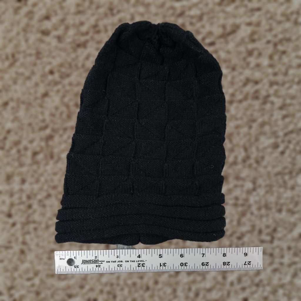 Vintage 100% Acrylic Beanie Womens One Size Black Slouch Knit Stretch Snow Ski Toque Size ONE SIZE - 1 Thumbnail