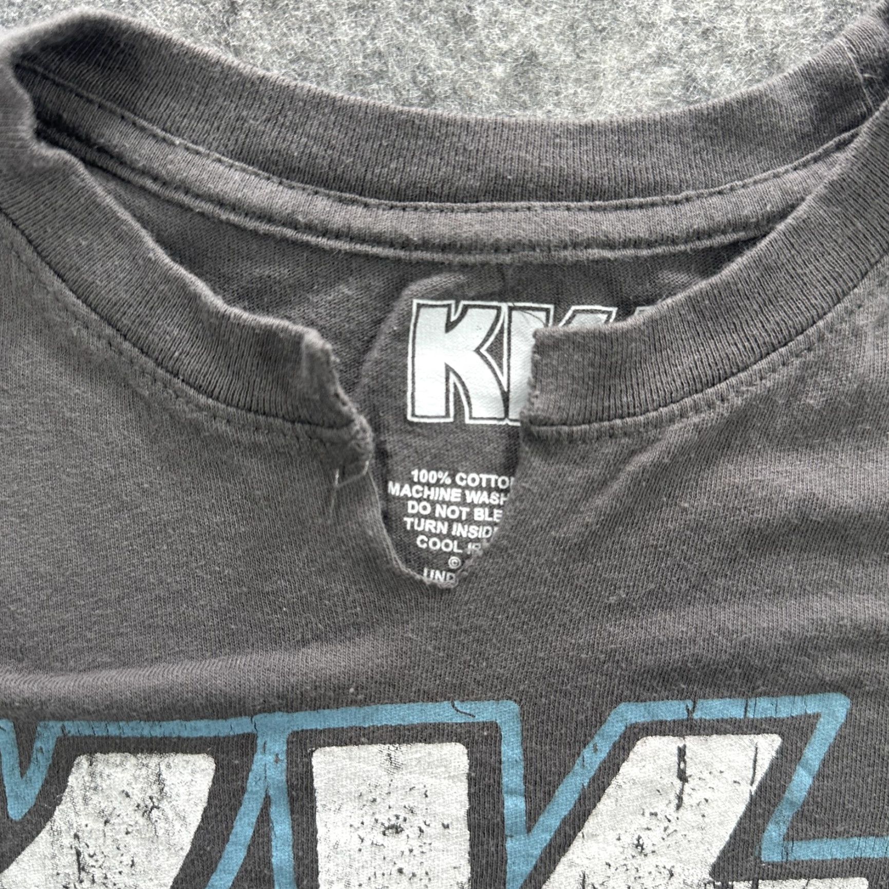 Vintage KISS Band T-Shirt Mens Small Rock Music Concert Graphic Distressed Cotton Short Sleeve 2020 Size US S / EU 44-46 / 1 - 6 Thumbnail