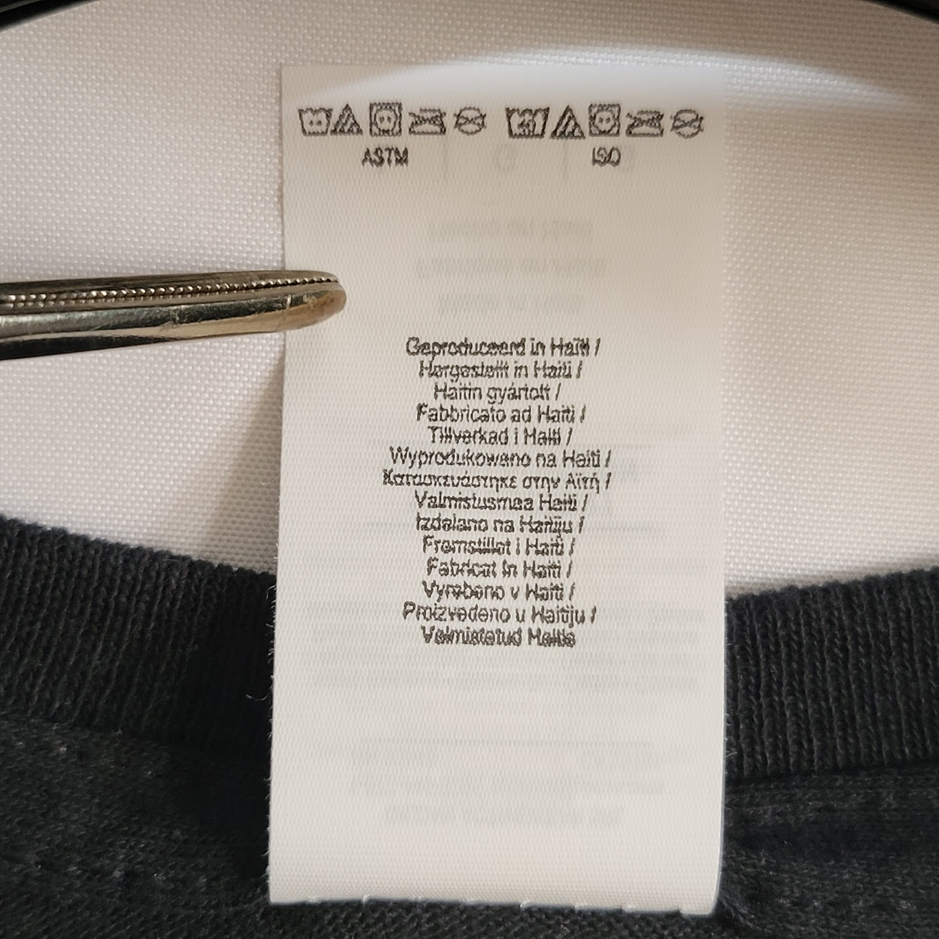 Designer Gildan Streetwear T-Shirts size L Size US L / EU 52-54 / 3 - 5 Thumbnail